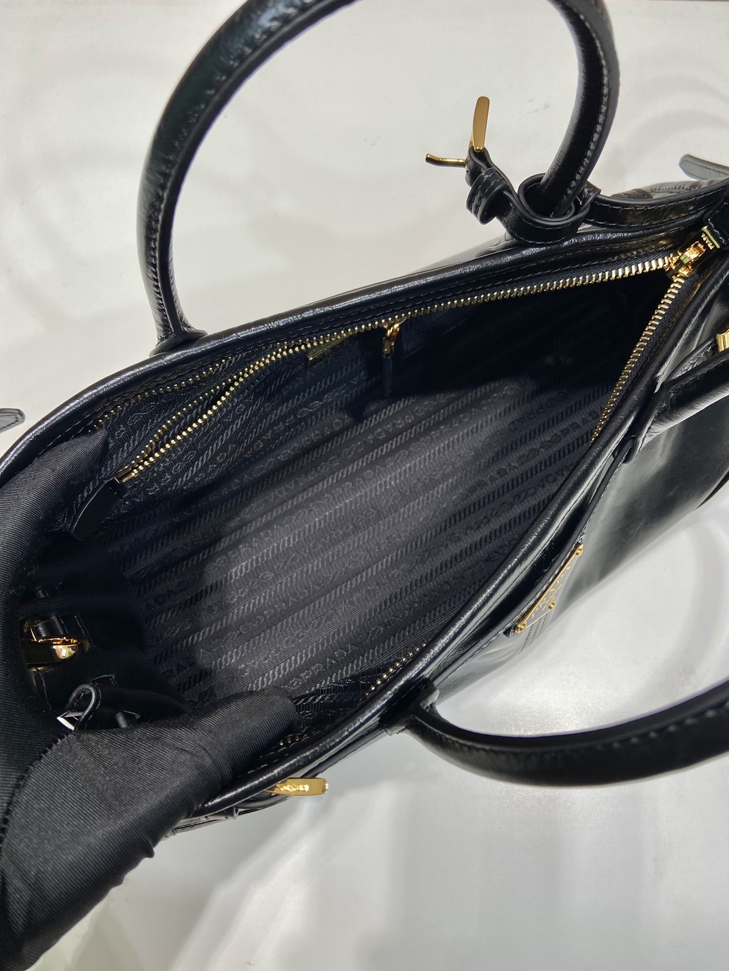 中号 普拉达 PRADA Bonnie 手提单肩包 皮革 黑色 F0-1BA426_2CYR_F0002_V_MOM