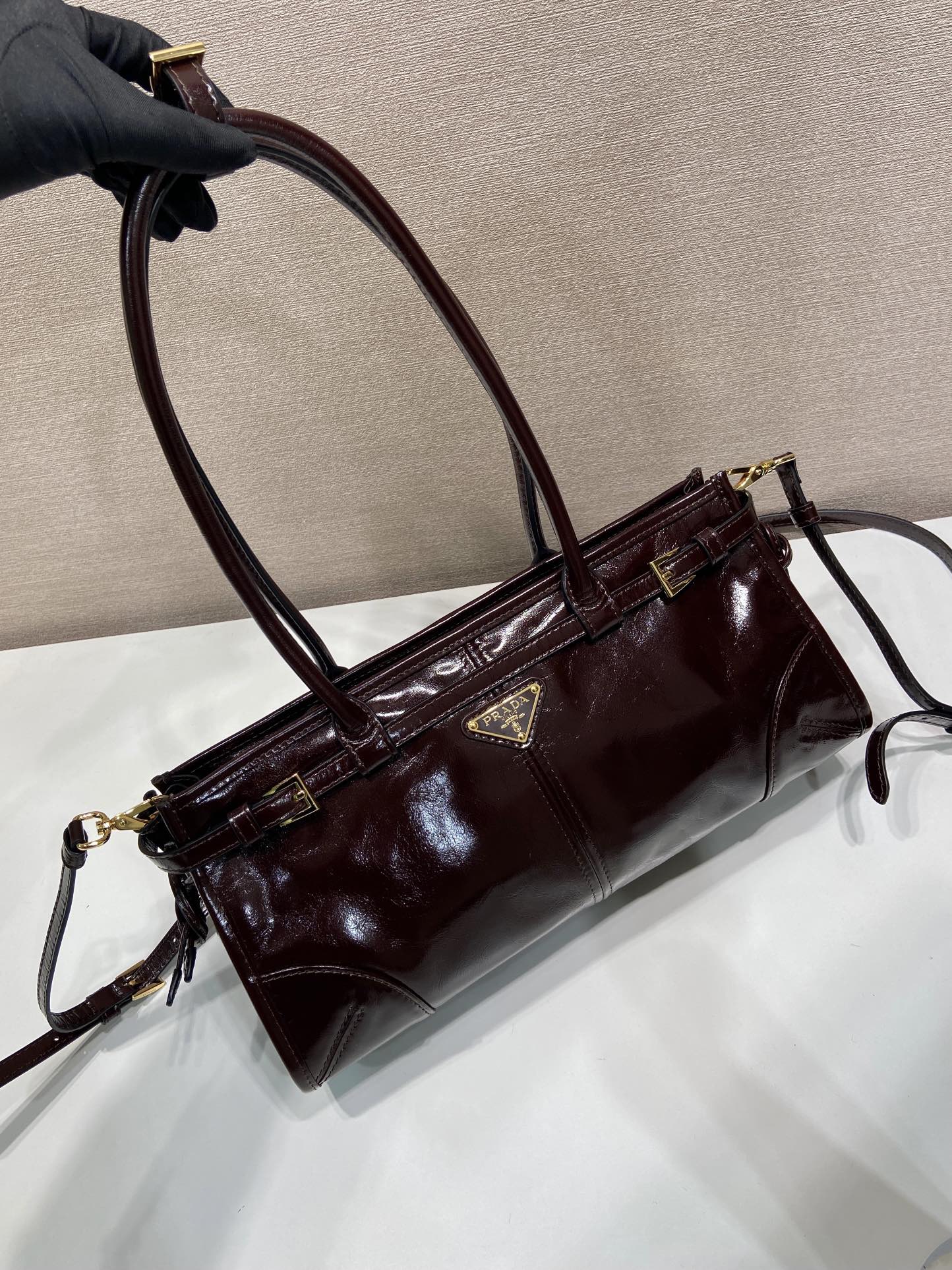 中号 普拉达 PRADA Bonnie 手提单肩包 皮革 深棕红  1BA426_2CYR_F01D6
