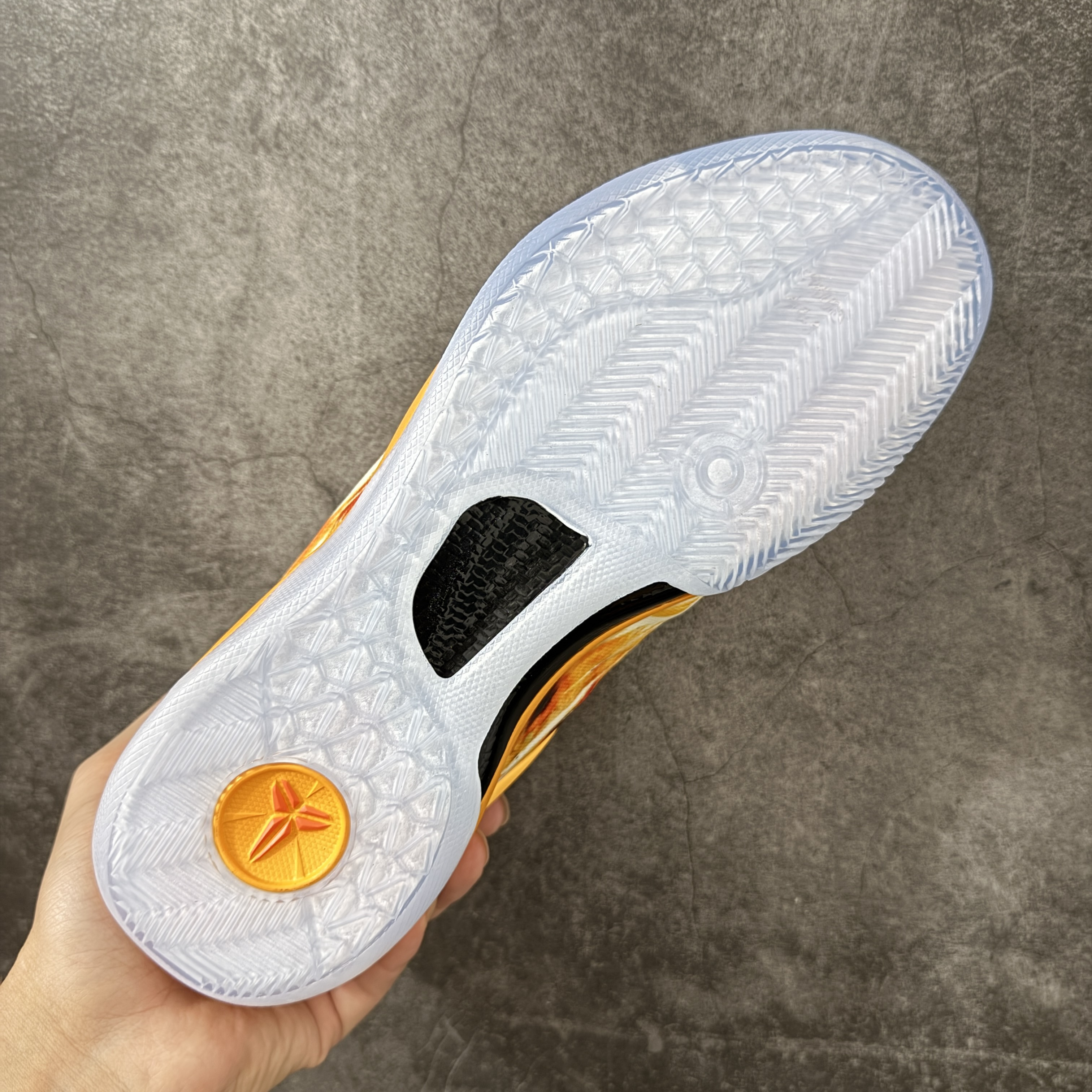S2 Kobe 8 Shanghai Fireworks 科比8 低筒  全掌LUNARLON 鞋墊 籃球鞋 實戰鞋 球鞋 男鞋 波鞋  烟花IO6259-800