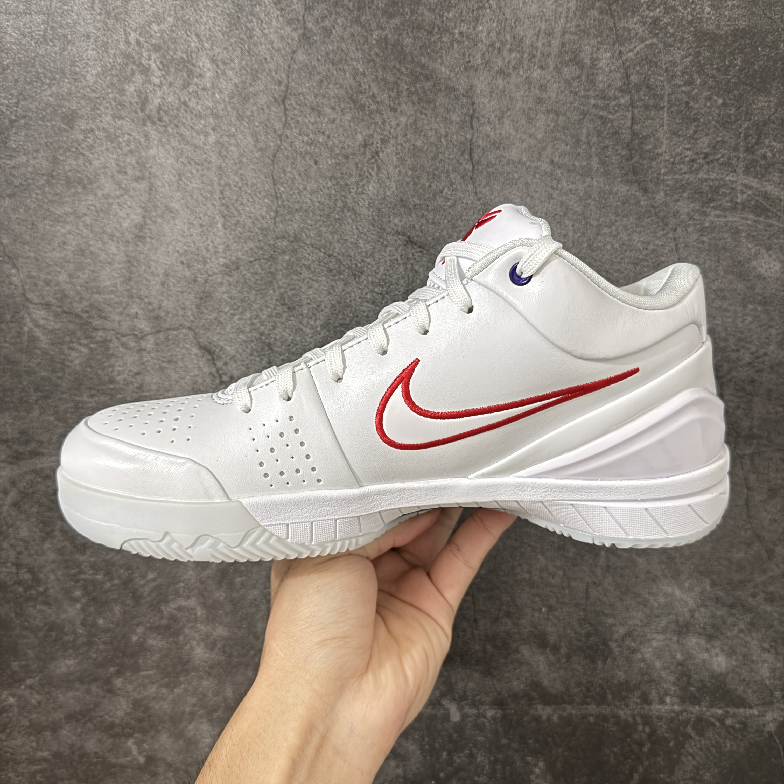  灭世MAX Kobe 4 「Draft Day」Pack 低筒 后掌气垫 前掌泡棉   篮球 鞋 波鞋 街道休闲鞋 实战 男生 盲盒白红 IV6591-103 
