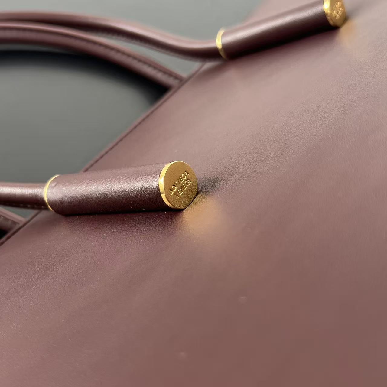 托特 Middle BV Bottega Veneta Barbara Woven Zip Tote Bag (sheepskin) 红色平面- J0-868327