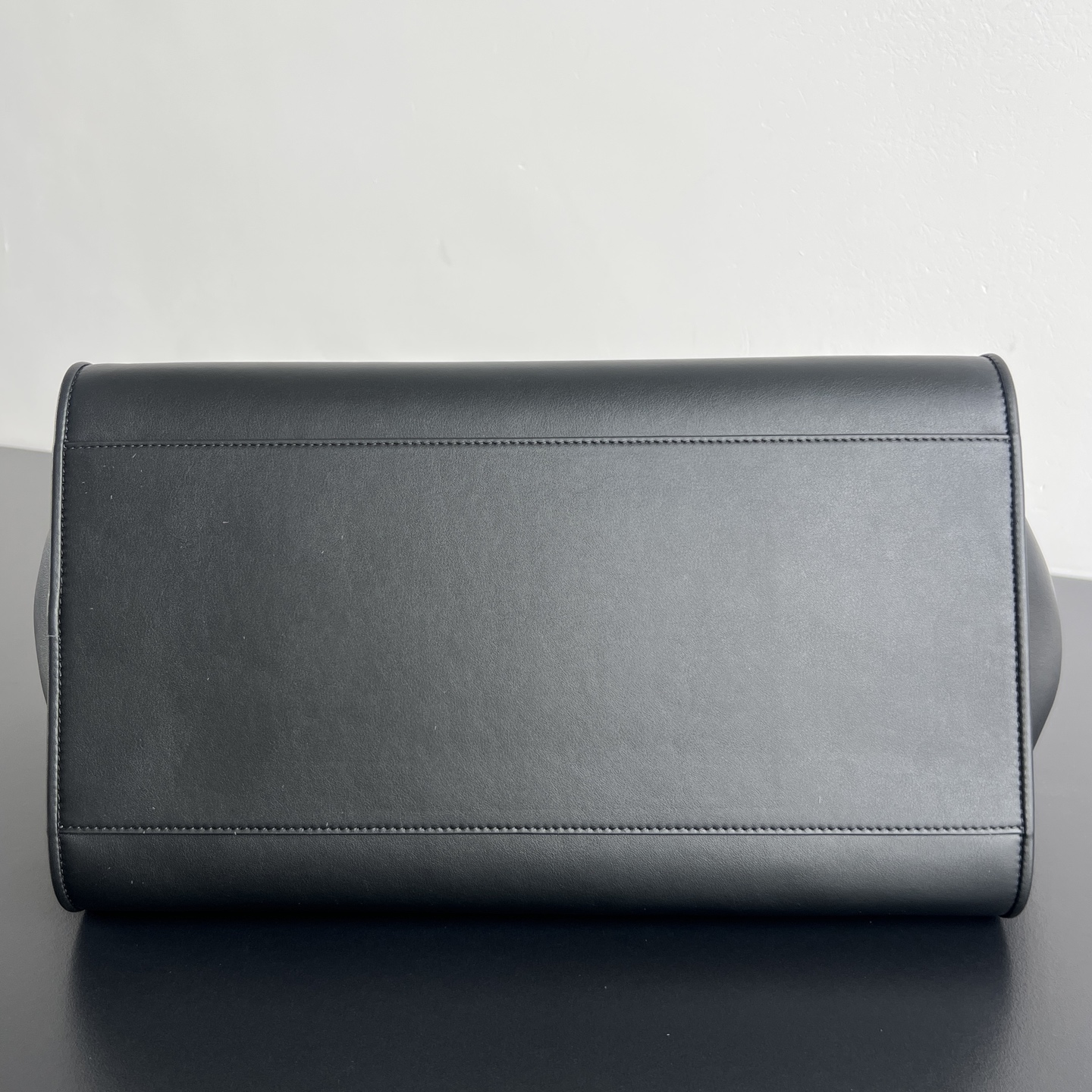 托特 Middle BV Bottega Veneta Barbara Woven Zip Tote Bag (sheepskin) 黑色平面- J0-868327