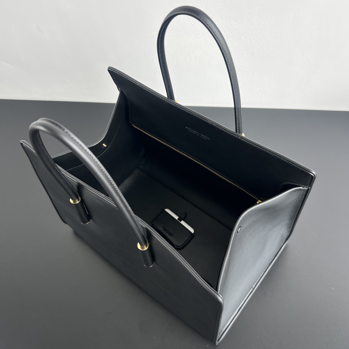 托特 Middle BV Bottega Veneta Barbara Woven Zip Tote Bag (sheepskin) 黑色平面- J0-868327
