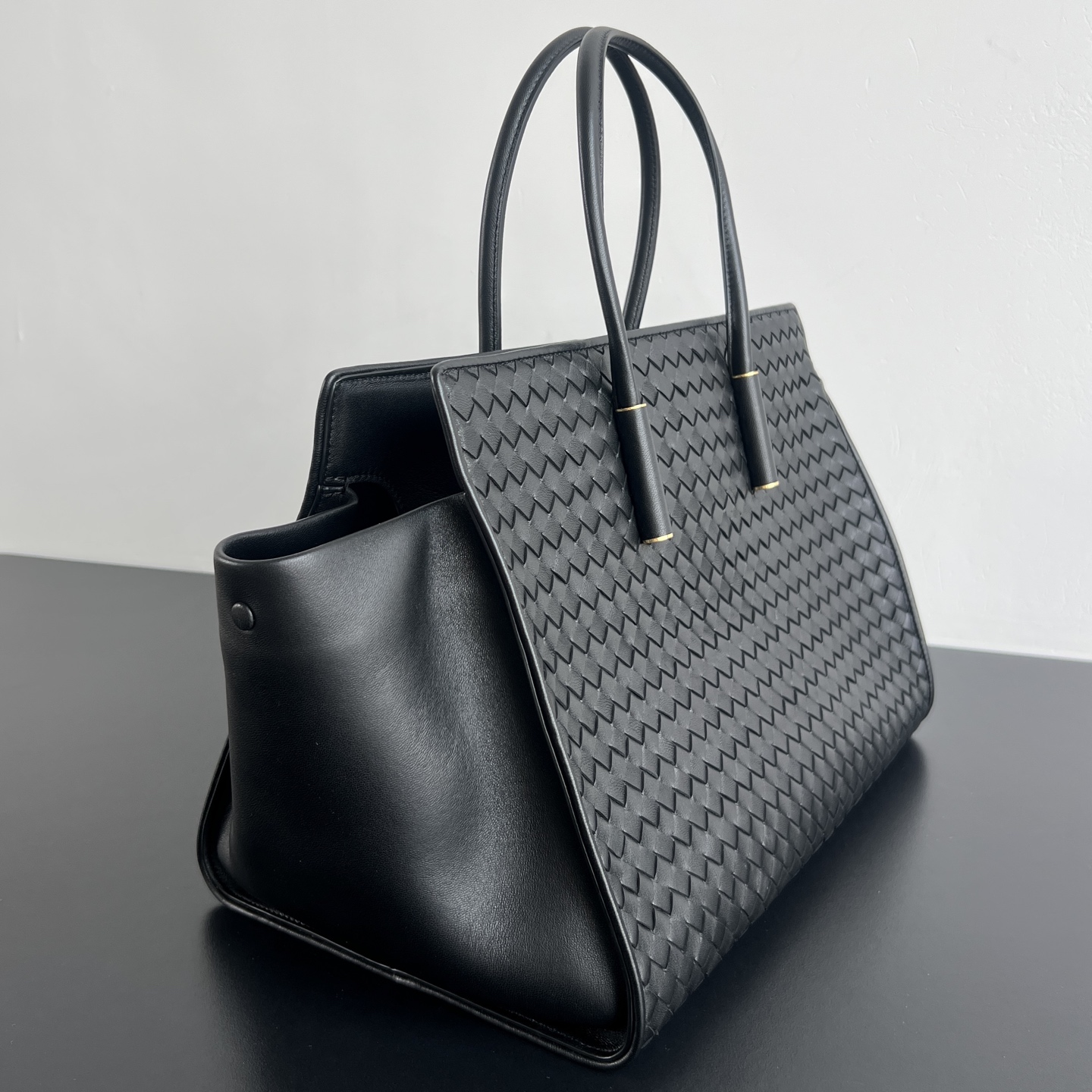 托特 Middle BV Bottega Veneta Intreccio Woven Zip Tote Bag (sheepskin) 黑色- J0-868327V5KD01007