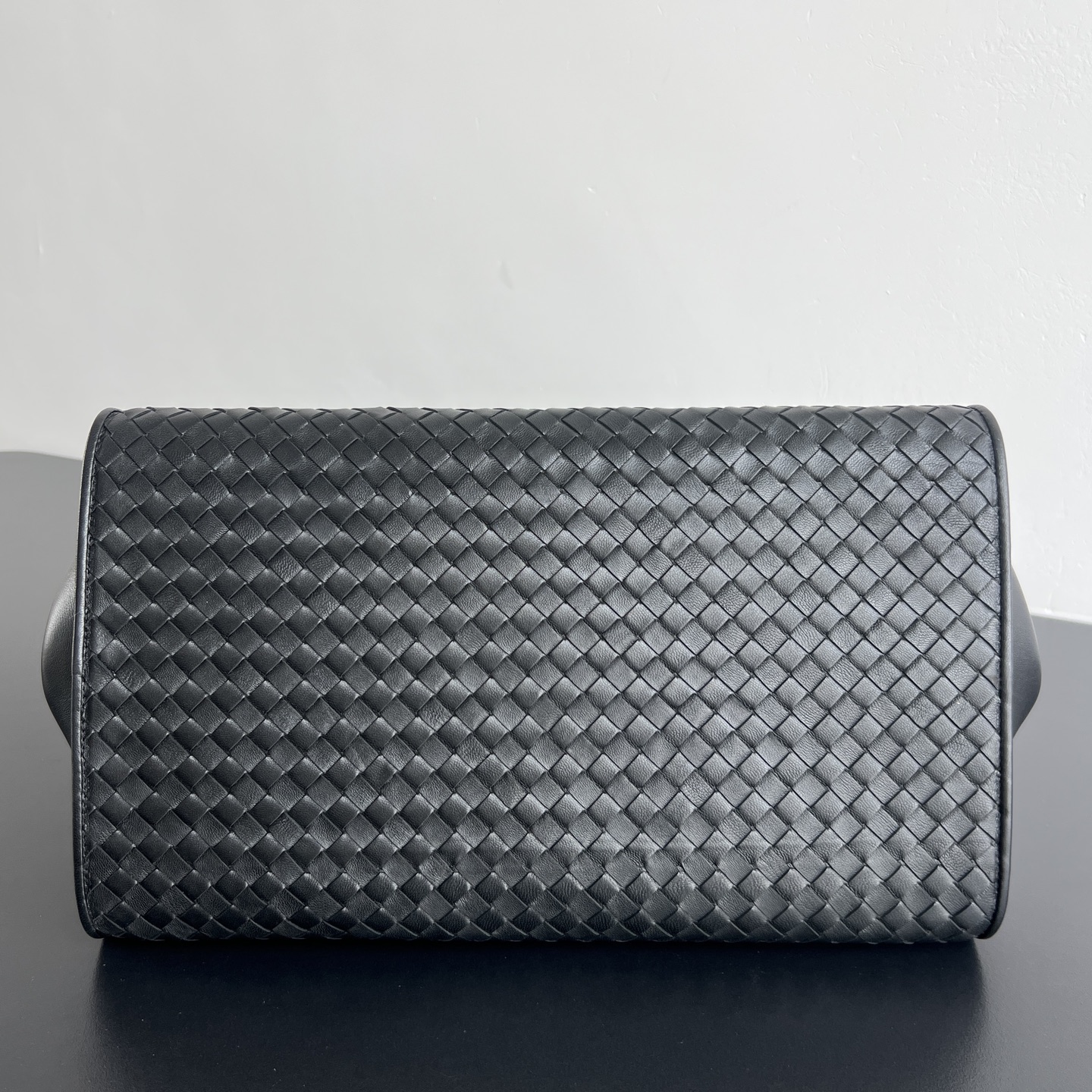 托特 Middle BV Bottega Veneta Intreccio Woven Zip Tote Bag (sheepskin) 黑色- J0-868327V5KD01007