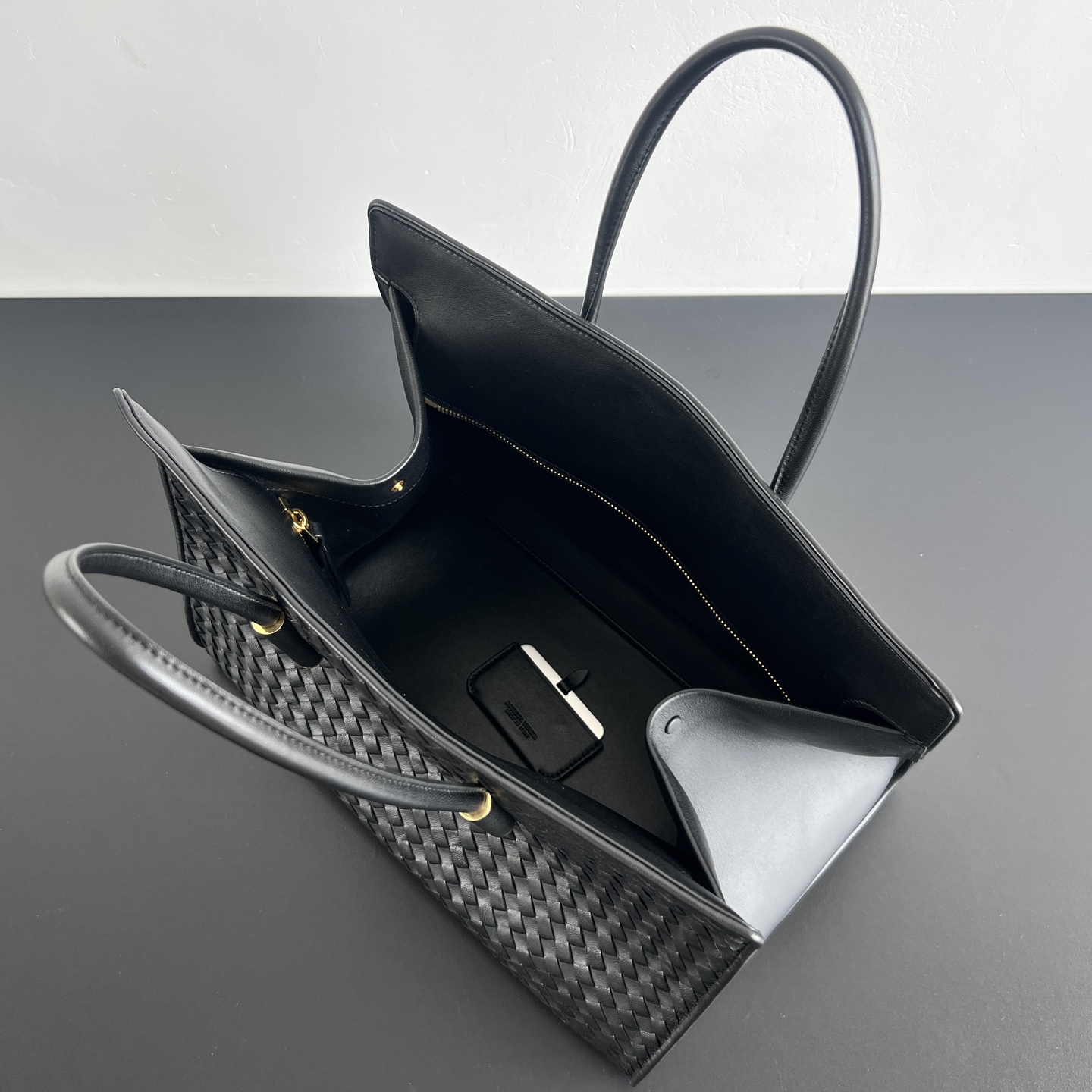 托特 Middle BV Bottega Veneta Intreccio Woven Zip Tote Bag (sheepskin) 黑色- J0-868327V5KD01007
