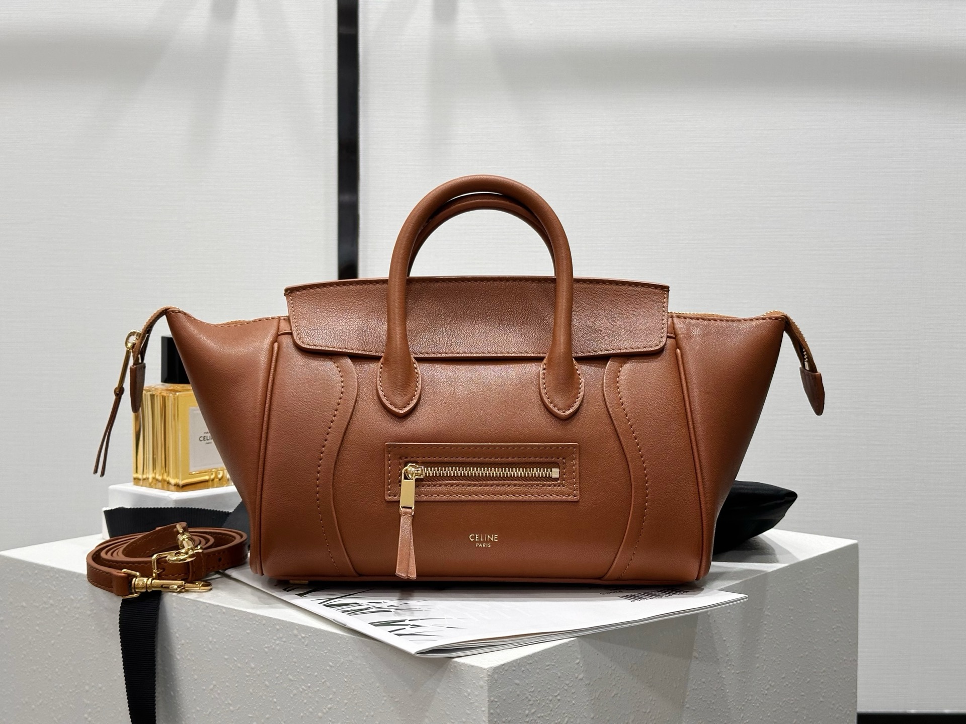 小号 CELINE Luggage 赛琳  单肩 手提包  羊皮 三色 124213