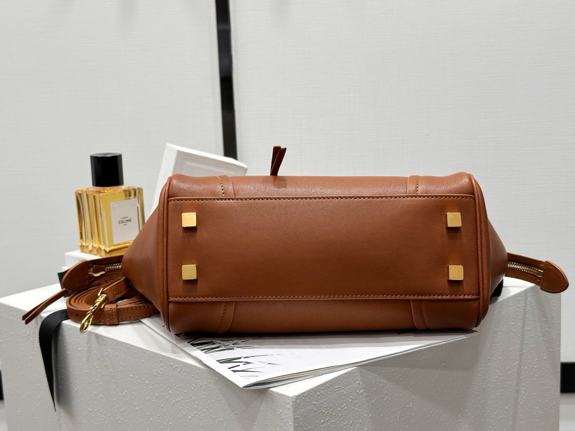 小号 CELINE Luggage 赛琳  单肩 手提包  羊皮 三色 124213