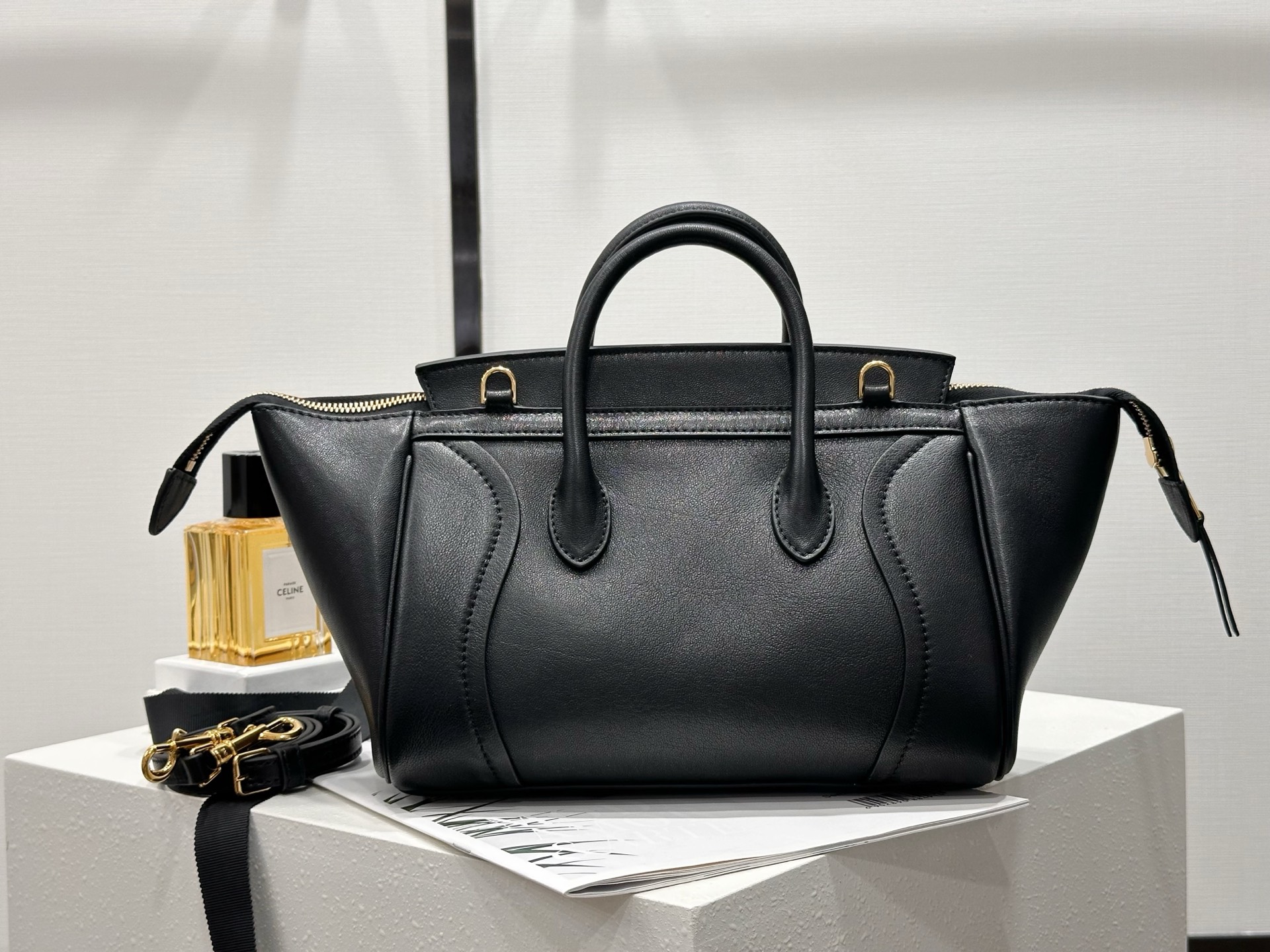 小号 CELINE Luggage 赛琳  单肩 手提包  羊皮 三色 124213