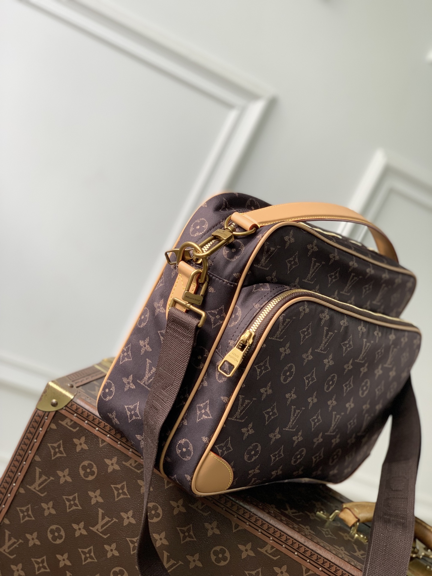超大号 LOUIS VUITTONNANO LV Nil 桑蚕丝丝绸拼锦纶单肩斜挎手提包F0-M29853
