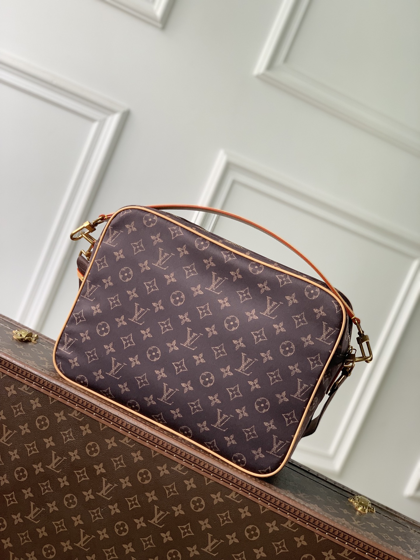 超大号 LOUIS VUITTONNANO LV Nil 桑蚕丝丝绸拼锦纶单肩斜挎手提包F0-M29853