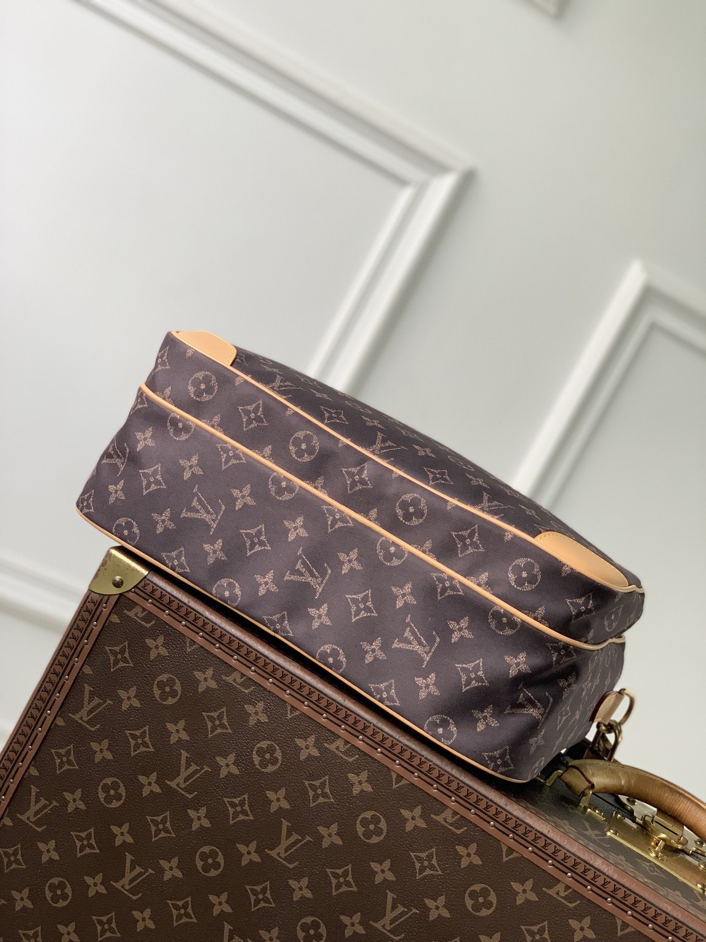 超大号 LOUIS VUITTONNANO LV Nil 桑蚕丝丝绸拼锦纶单肩斜挎手提包F0-M29853