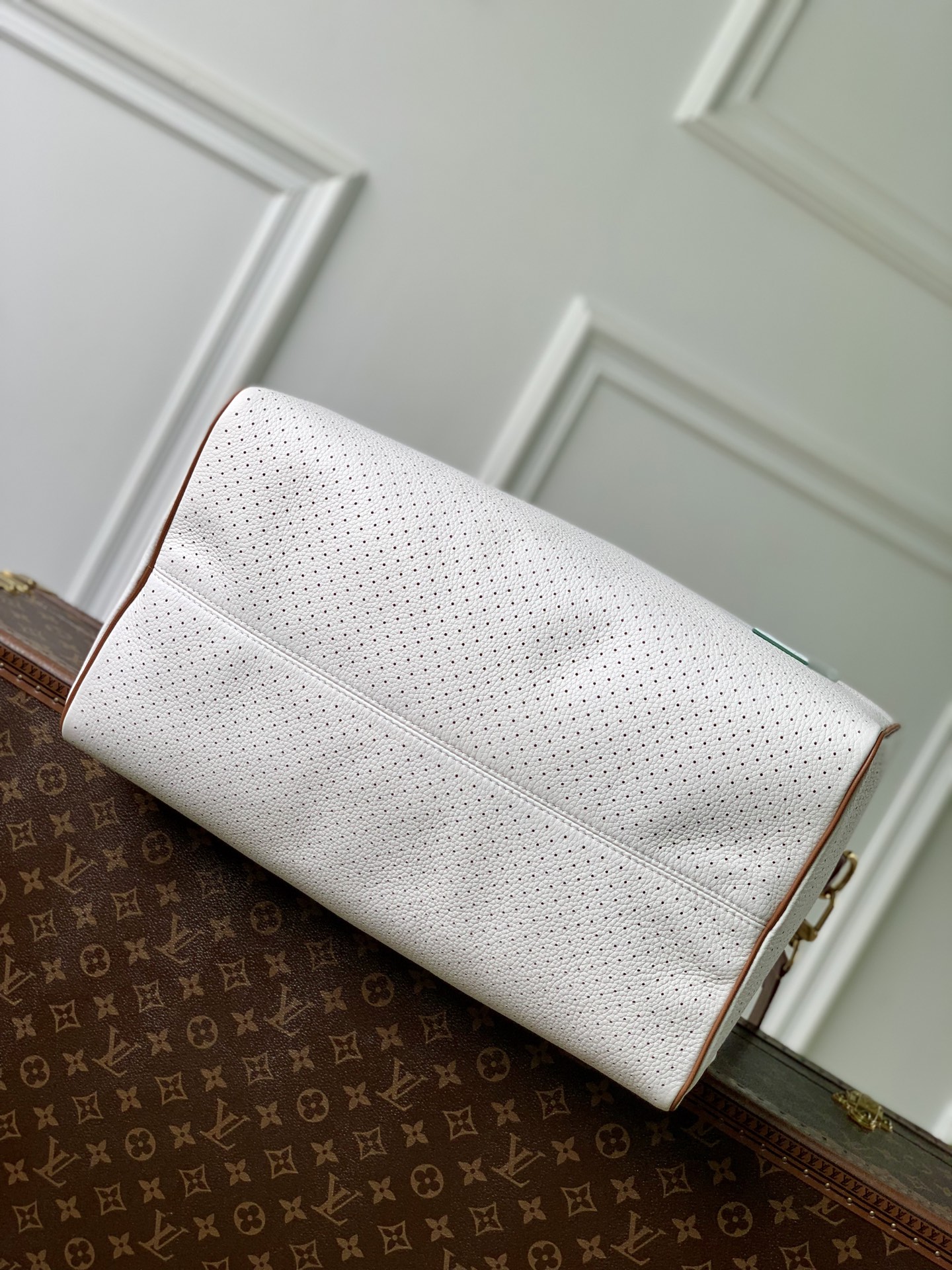 超大号 LOUIS VUITTONNANO LV Speedy P9 Bandouliere 40 单肩 手提包 牛皮+羊皮  白色J0-M29330