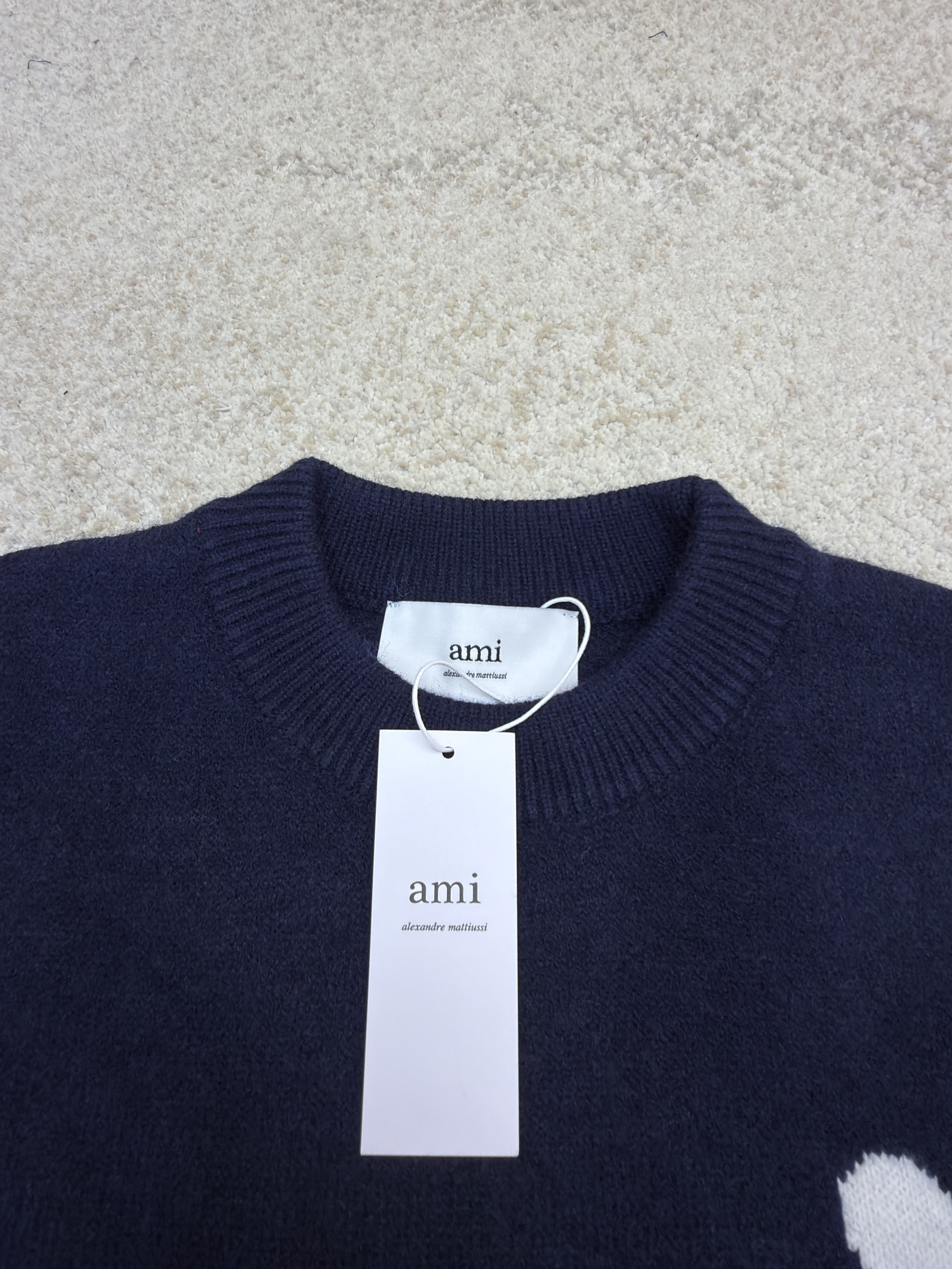 AMIPARIS 白色爱心提花圆领毛衣 套头 针织衫 外套 长袖 秋冬 灰色 黄色 藏蓝色 红色 蓝色  B0