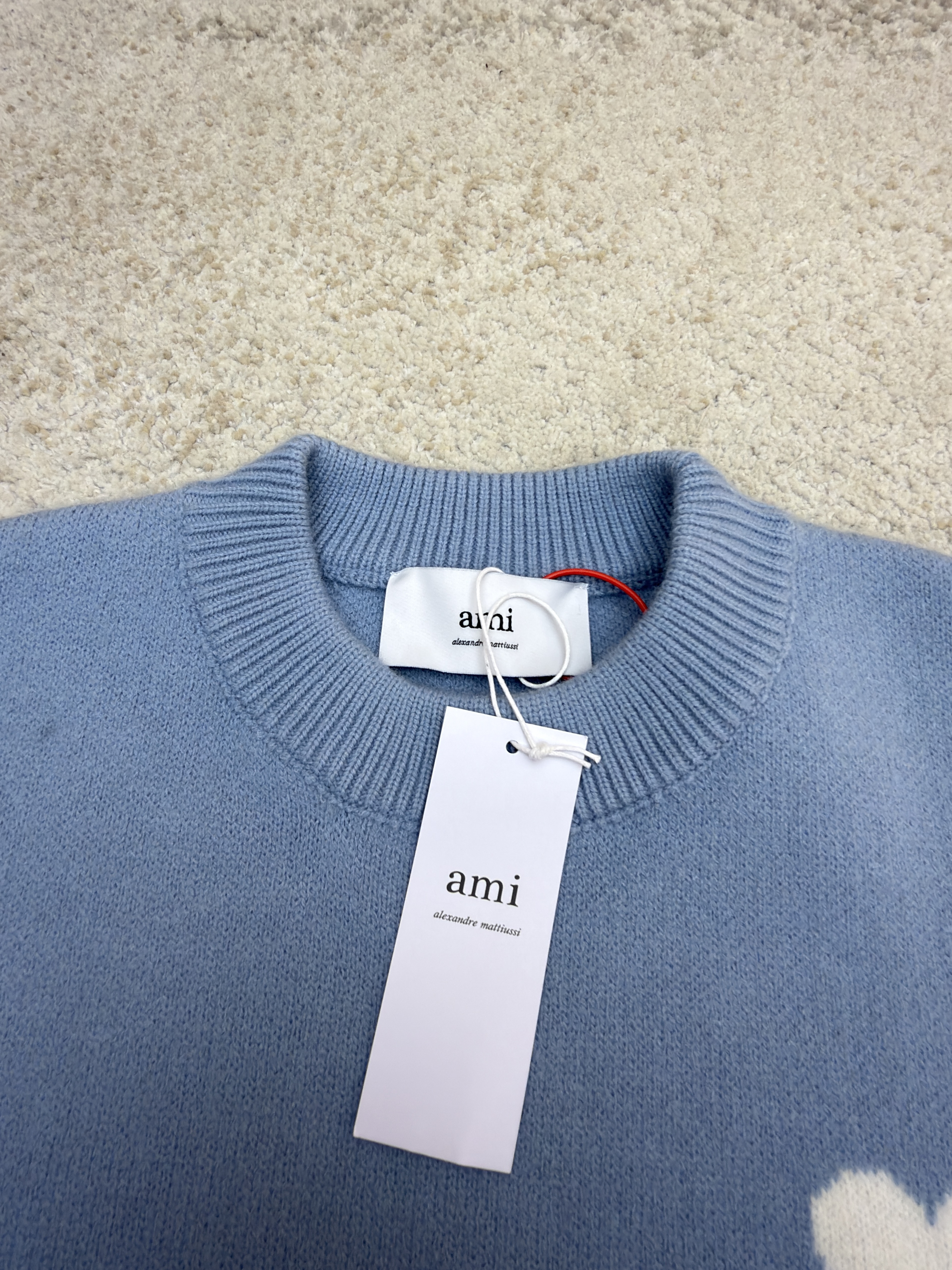 AMIPARIS 白色爱心提花圆领毛衣 套头 针织衫 外套 长袖 秋冬 灰色 黄色 藏蓝色 红色 蓝色  B0
