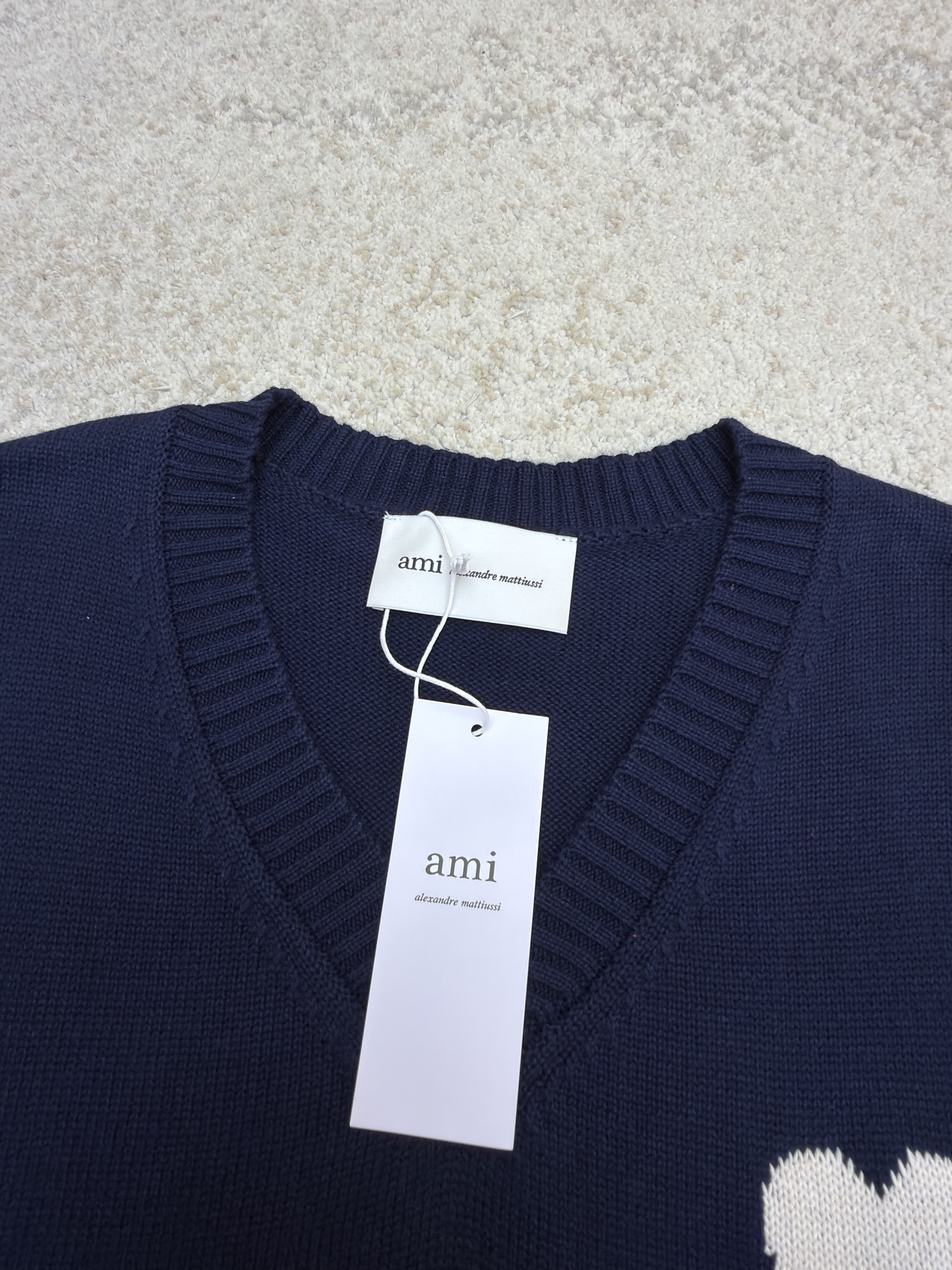 AMIPARIS 爱心提花V领针织毛衣背心 马甲 针织衫 外套 秋冬 藏蓝色 卡其色 A7