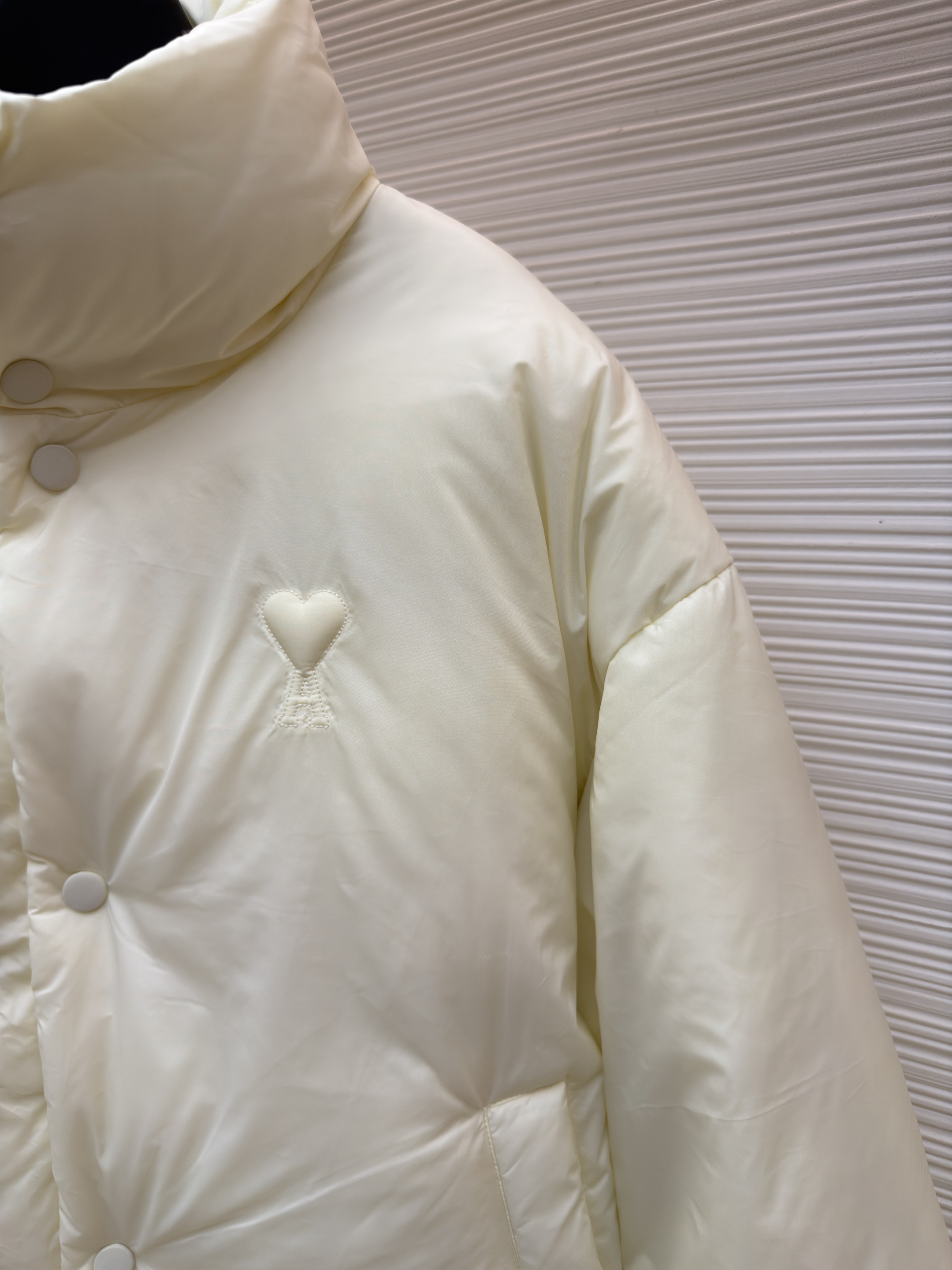 AMIPARIS 爱心刺绣立领羽绒服 外套 夹克 长袖 保暖 秋冬 白色 黑色 C5