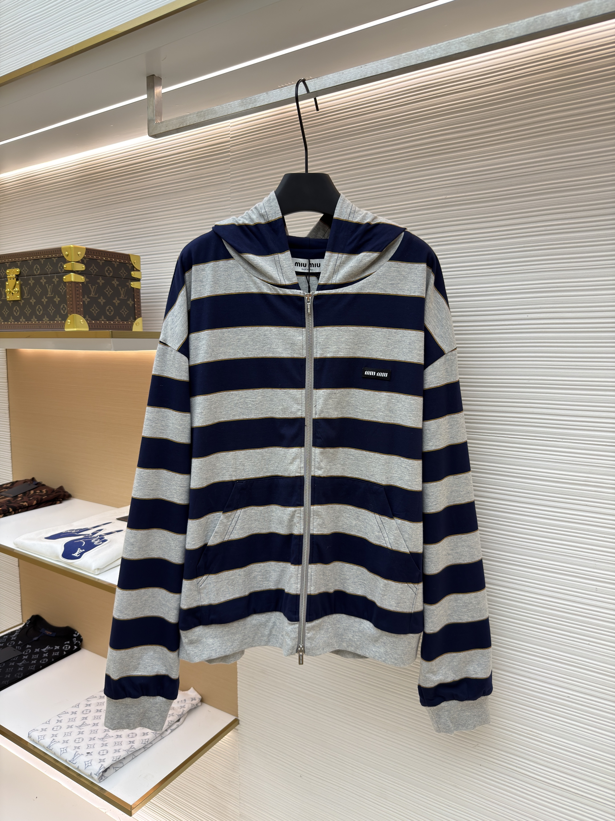 MIU MIU 缪缪 徽标条纹拉链连帽卫衣 外套 长袖 灰蓝色 B2