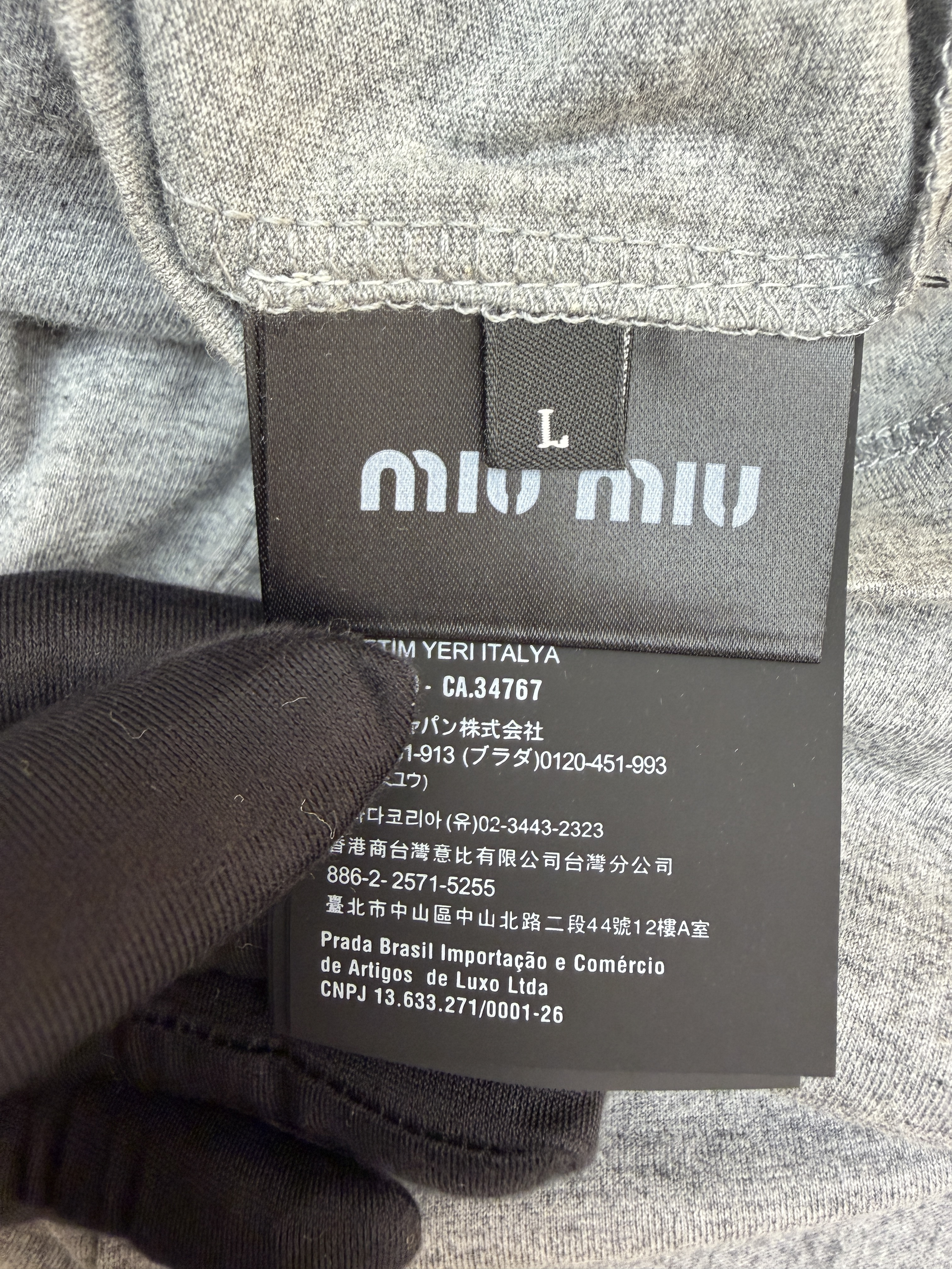 MIU MIU 缪缪 徽标圆领长袖T恤 打底衫 灰色 A2
