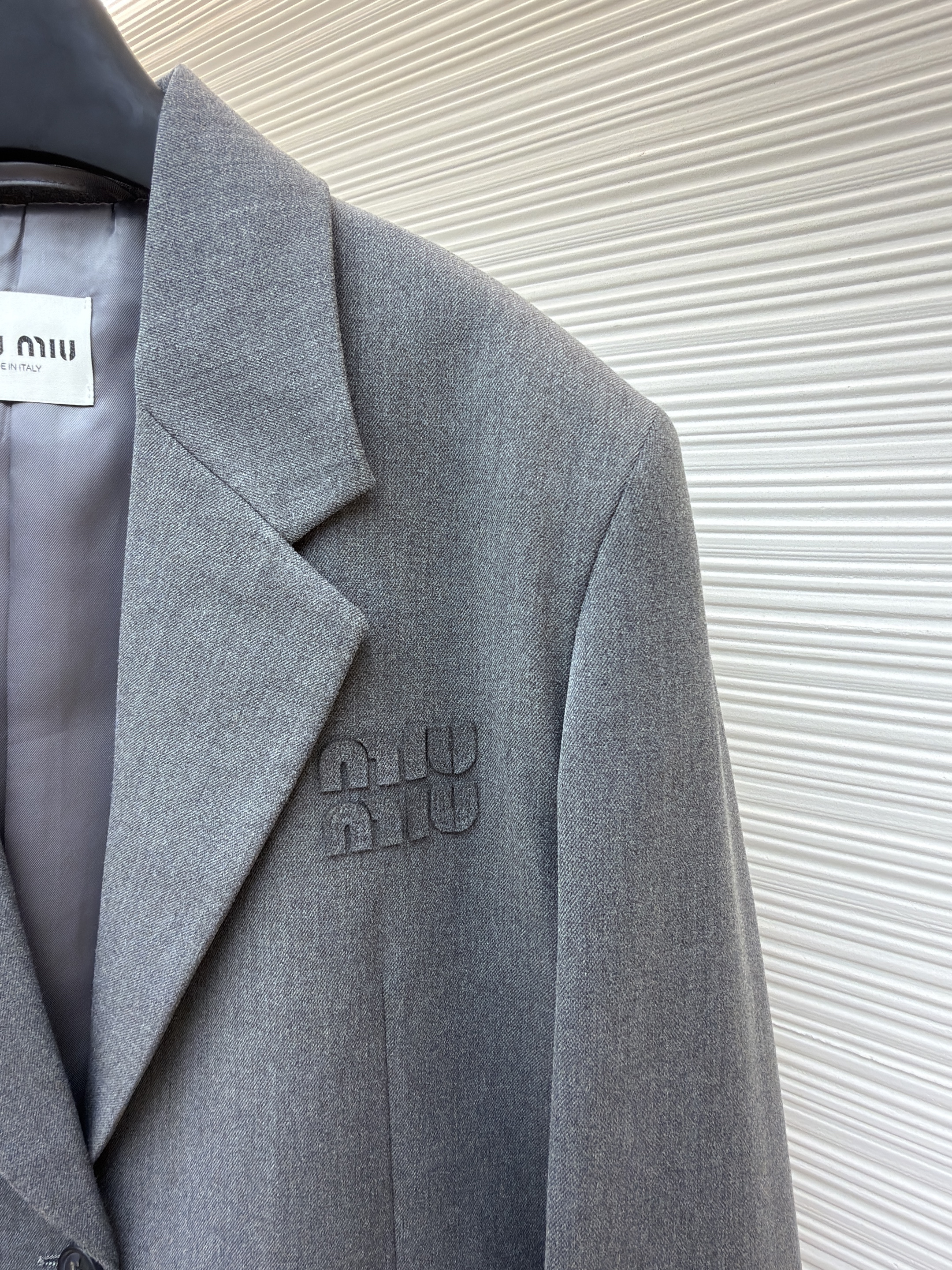 MIU MIU 缪缪 假两件徽标单排扣羊毛西装外套 长袖 夹克 灰色 C0 