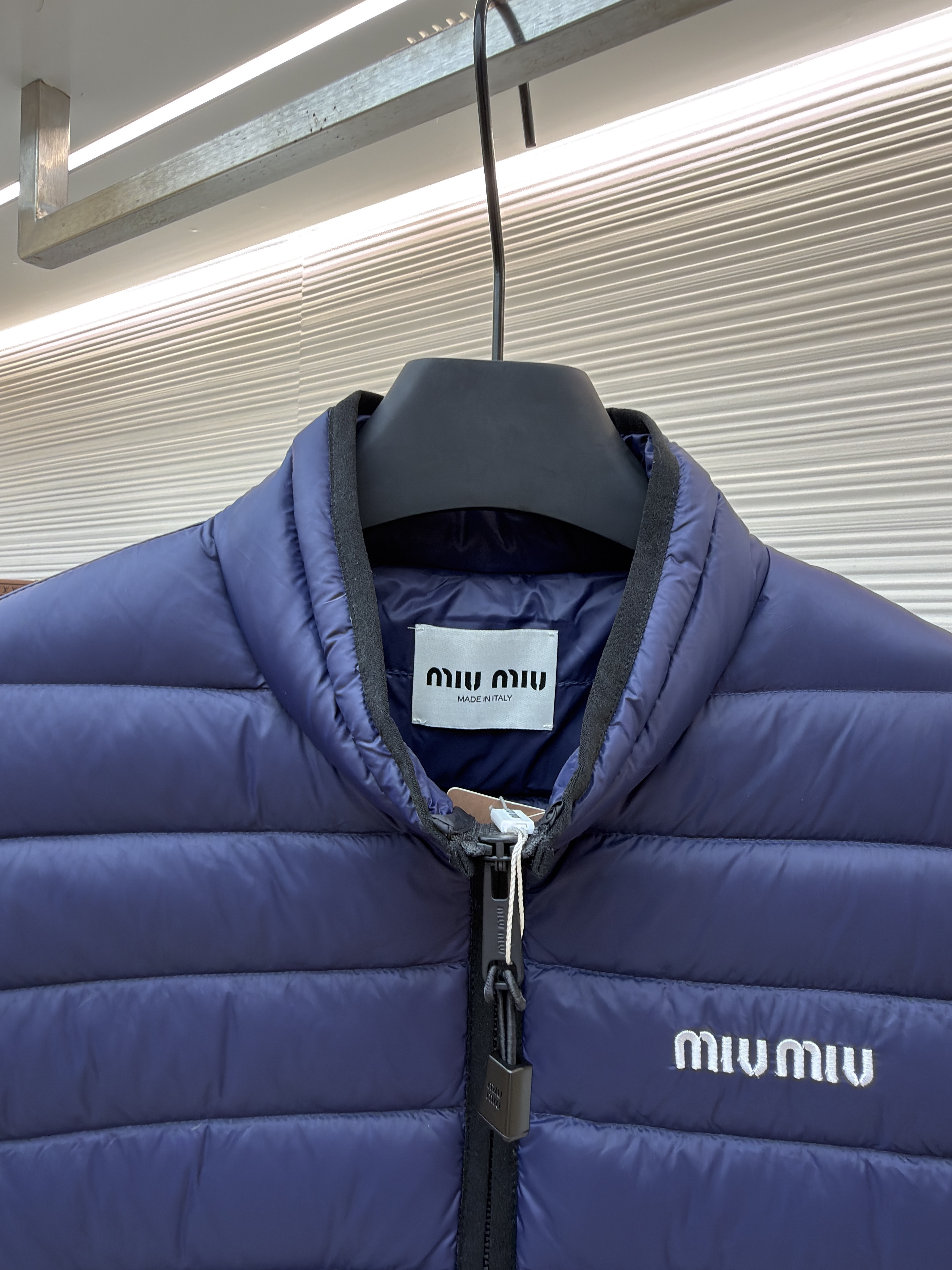 MIU MIU 缪缪 徽标拉链立领排骨羽绒服马甲 背心 夹克 外套 保暖 蓝色 C0