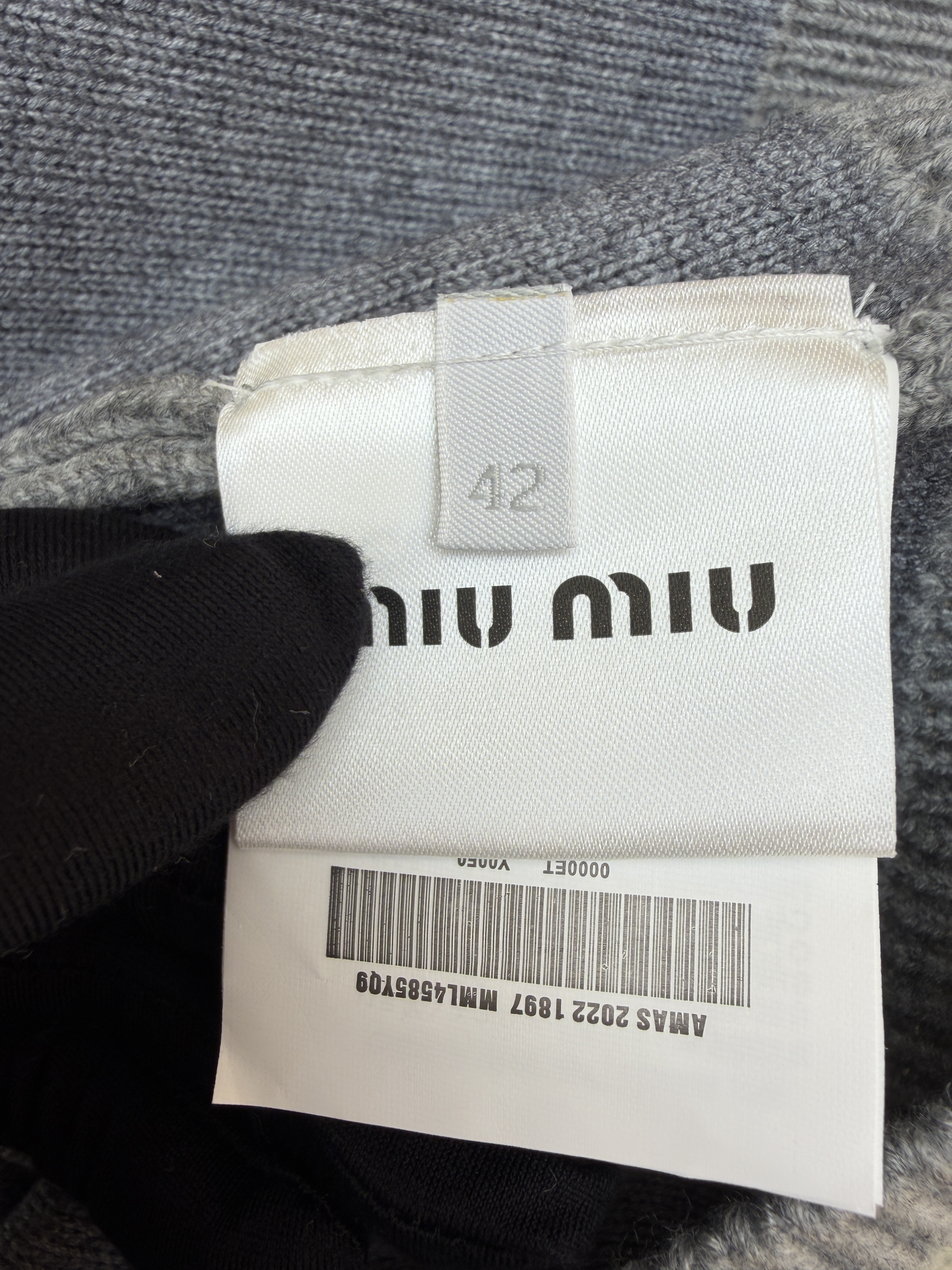 MIU MIU 缪缪 刺绣圆领针织开衫 针织衫 毛衣 外套 长袖 灰色 B5