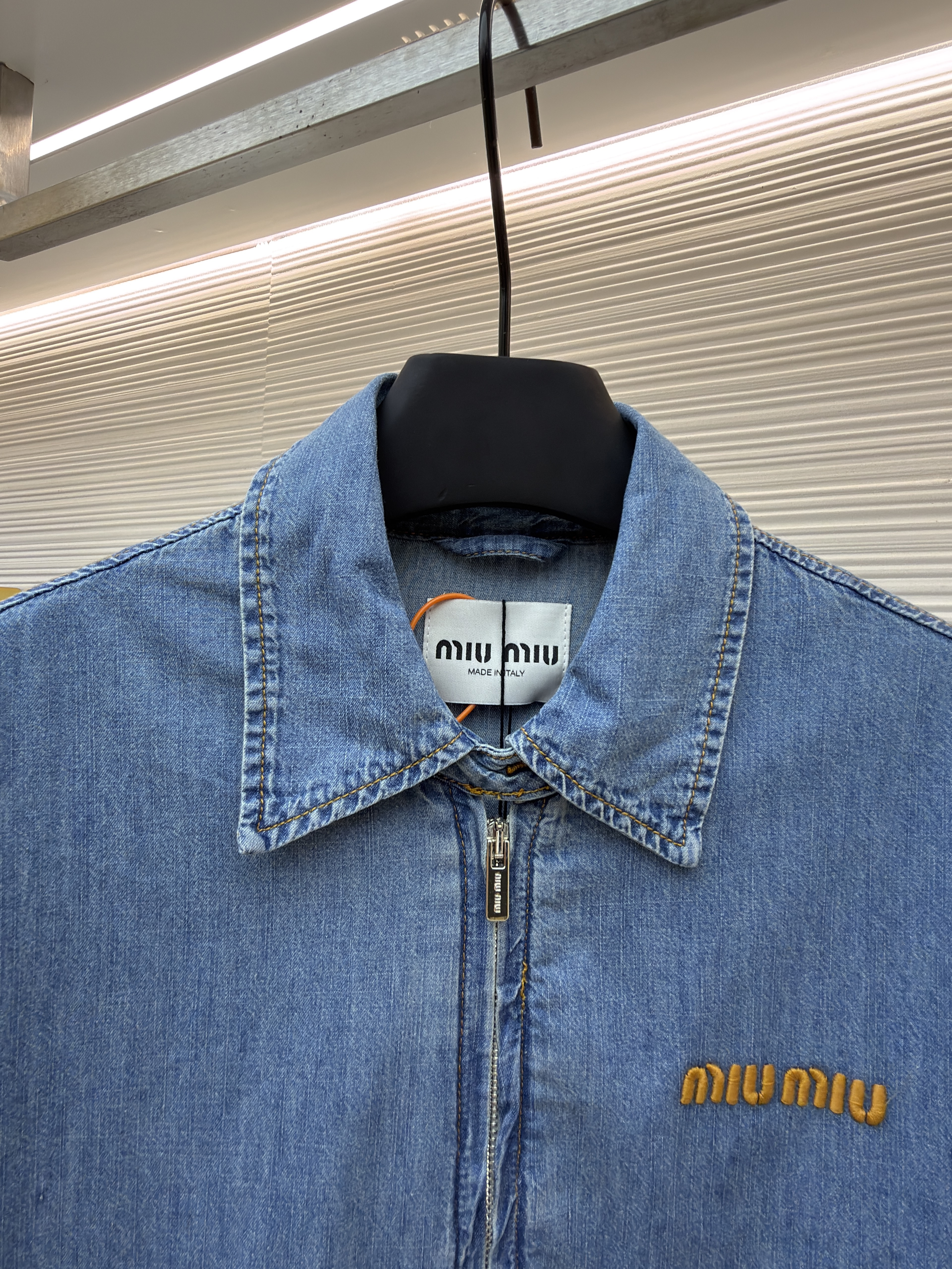 MIU MIU 缪缪 刺绣徽标拉链牛仔外套 夹克 长袖 蓝色 B2