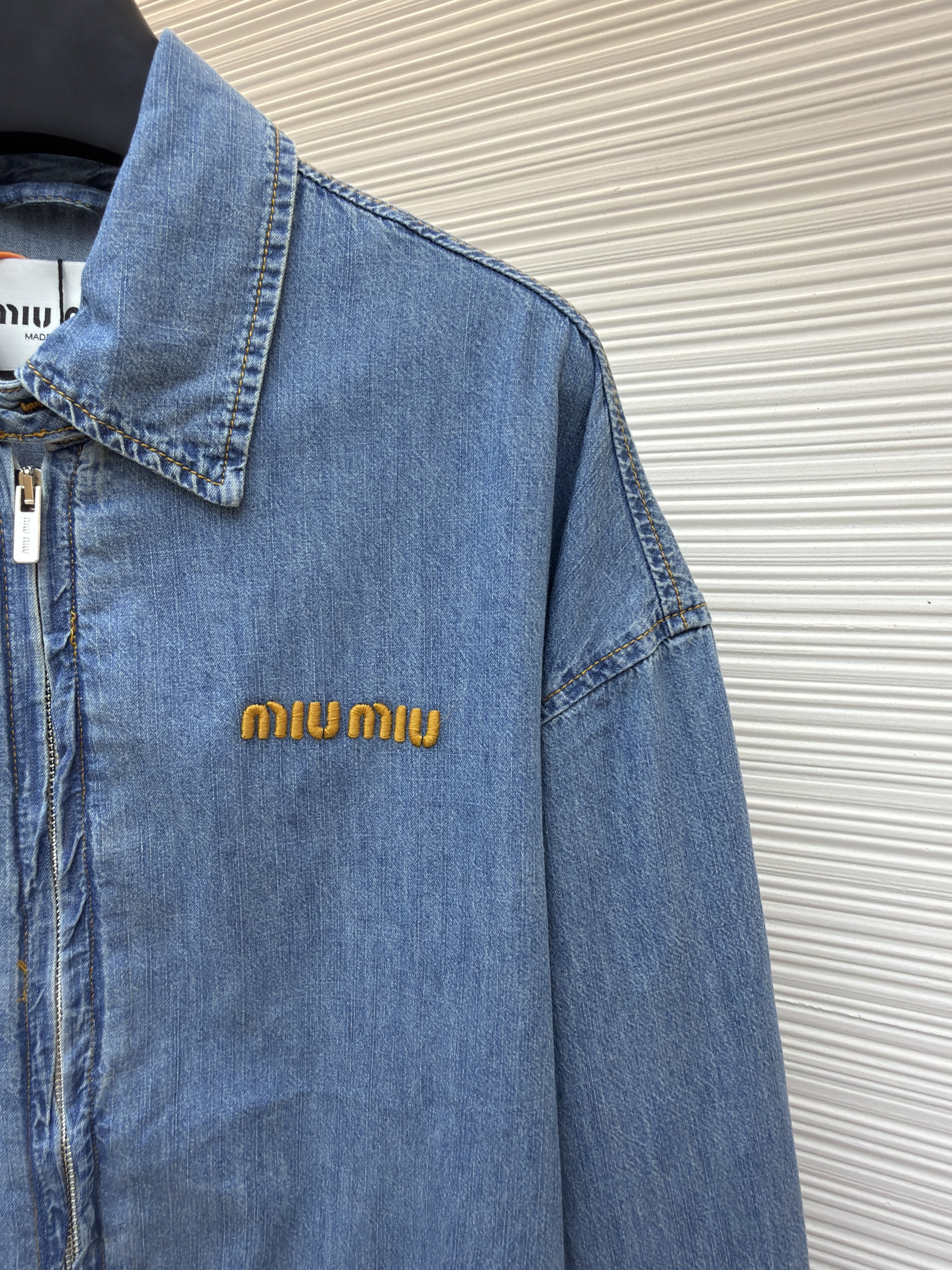 MIU MIU 缪缪 刺绣徽标拉链牛仔外套 夹克 长袖 蓝色 B2