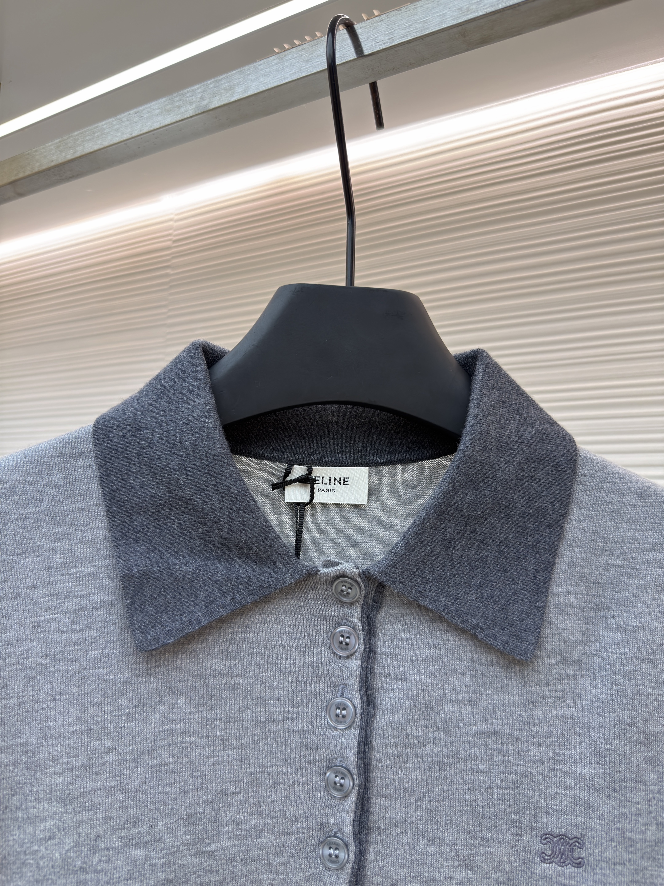 CELINE 赛琳 撞色纽扣羊毛刺绣Polo领毛衣 针织衫 外套 长袖 黑色 灰色 B0