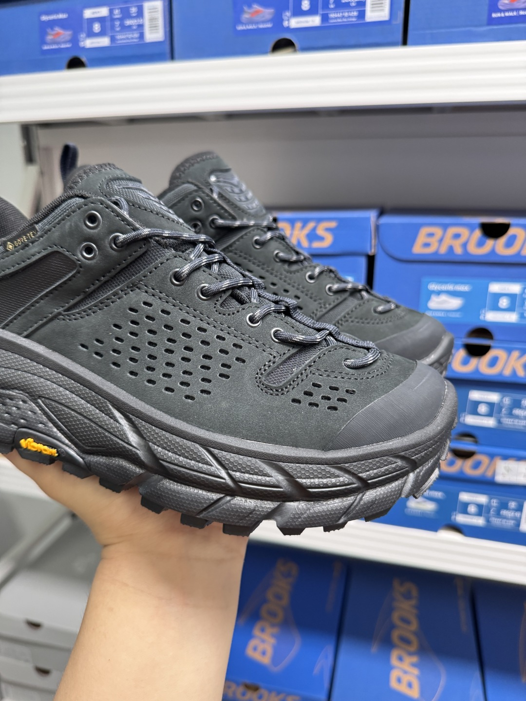 防水版HOKA ONE ONE Tor Ultra Low Gore-Tex  托亚 低筒 戶外 登山 防水 跑步鞋 户外鞋 男鞋 黑色1130310