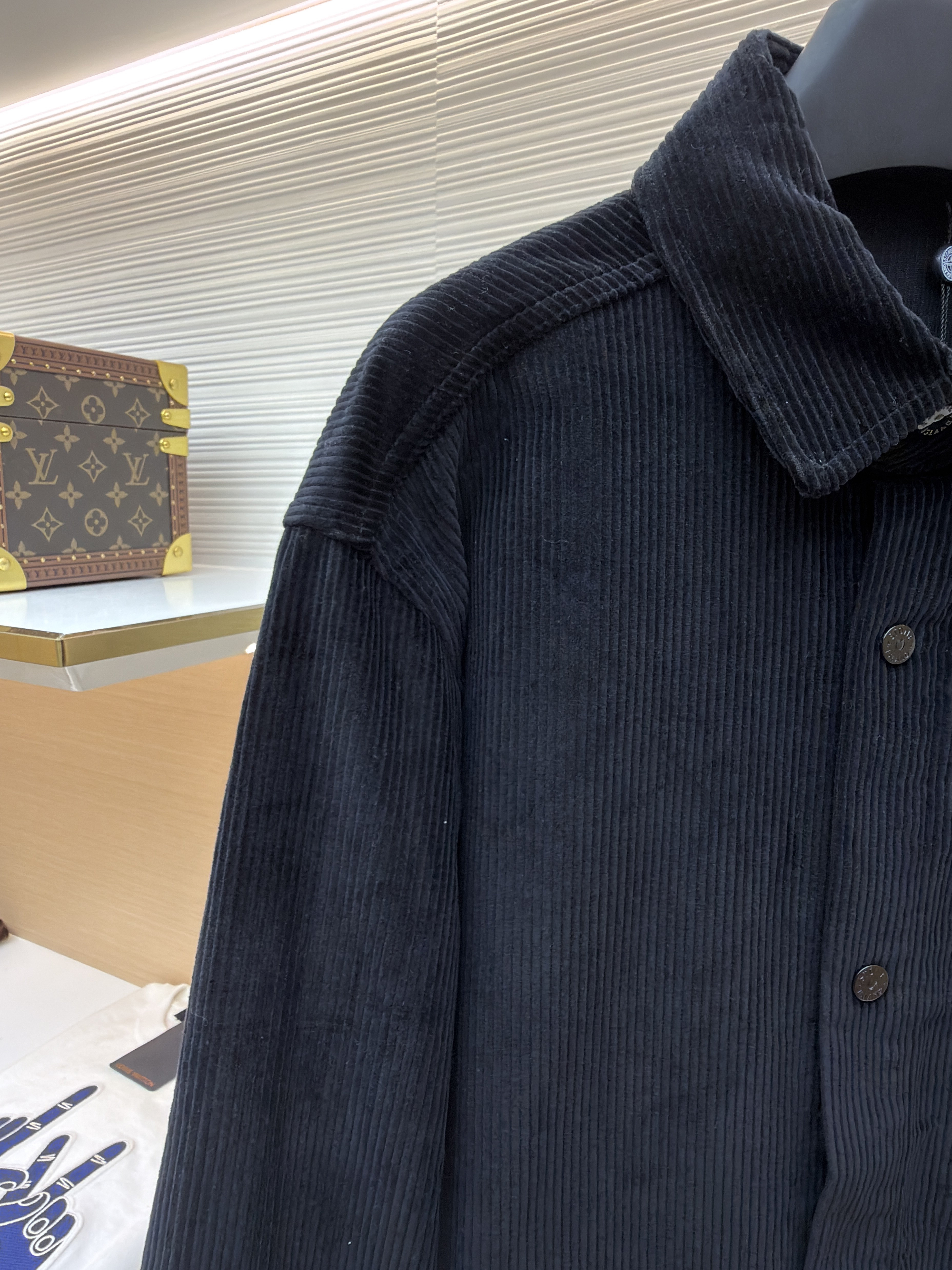 STONE ISLAND 石头岛 灯芯绒徽章口袋衬衫外套 夹克 长袖 黑色 米白色 B0