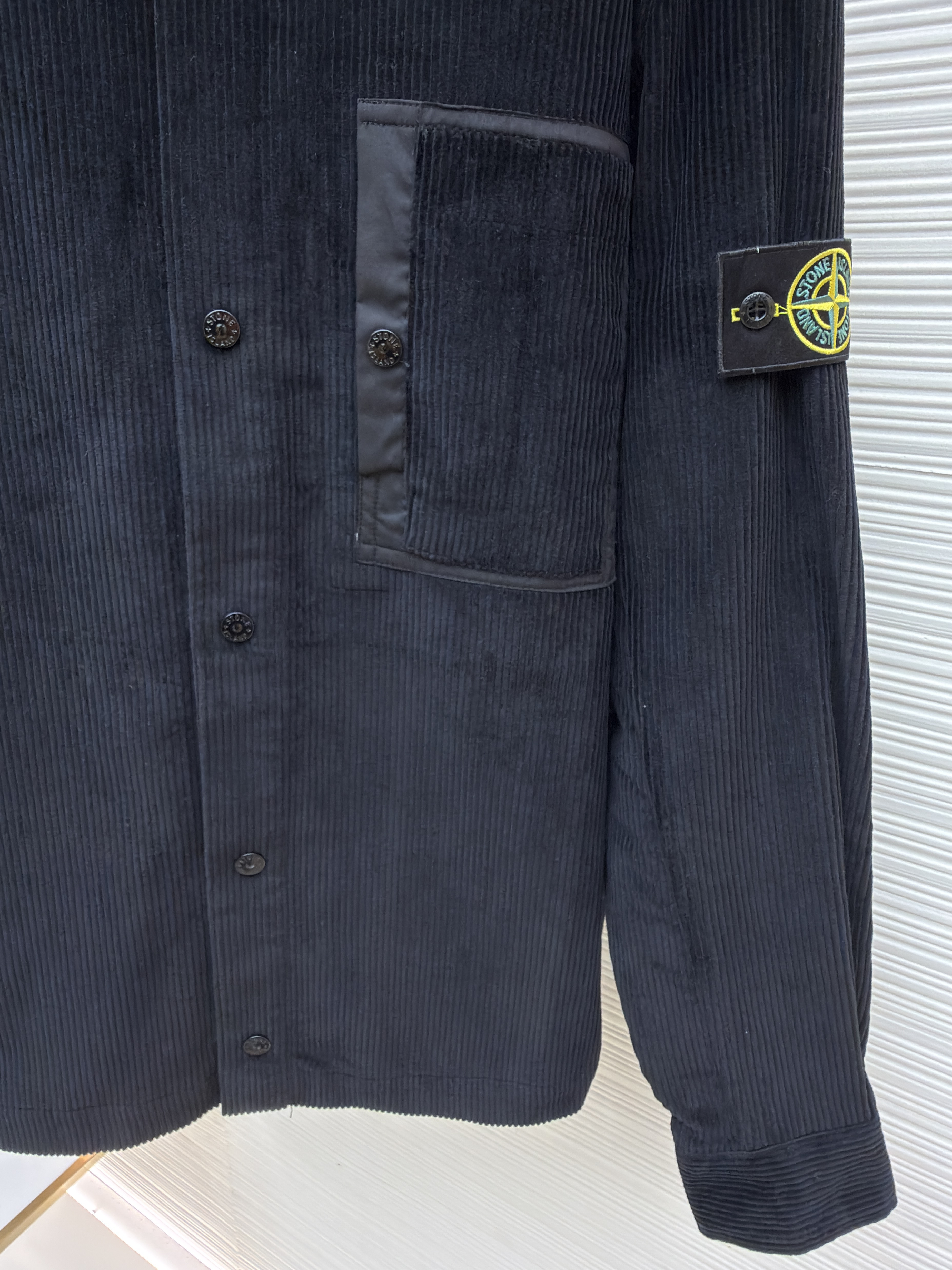 STONE ISLAND 石头岛 灯芯绒徽章口袋衬衫外套 夹克 长袖 黑色 米白色 B0