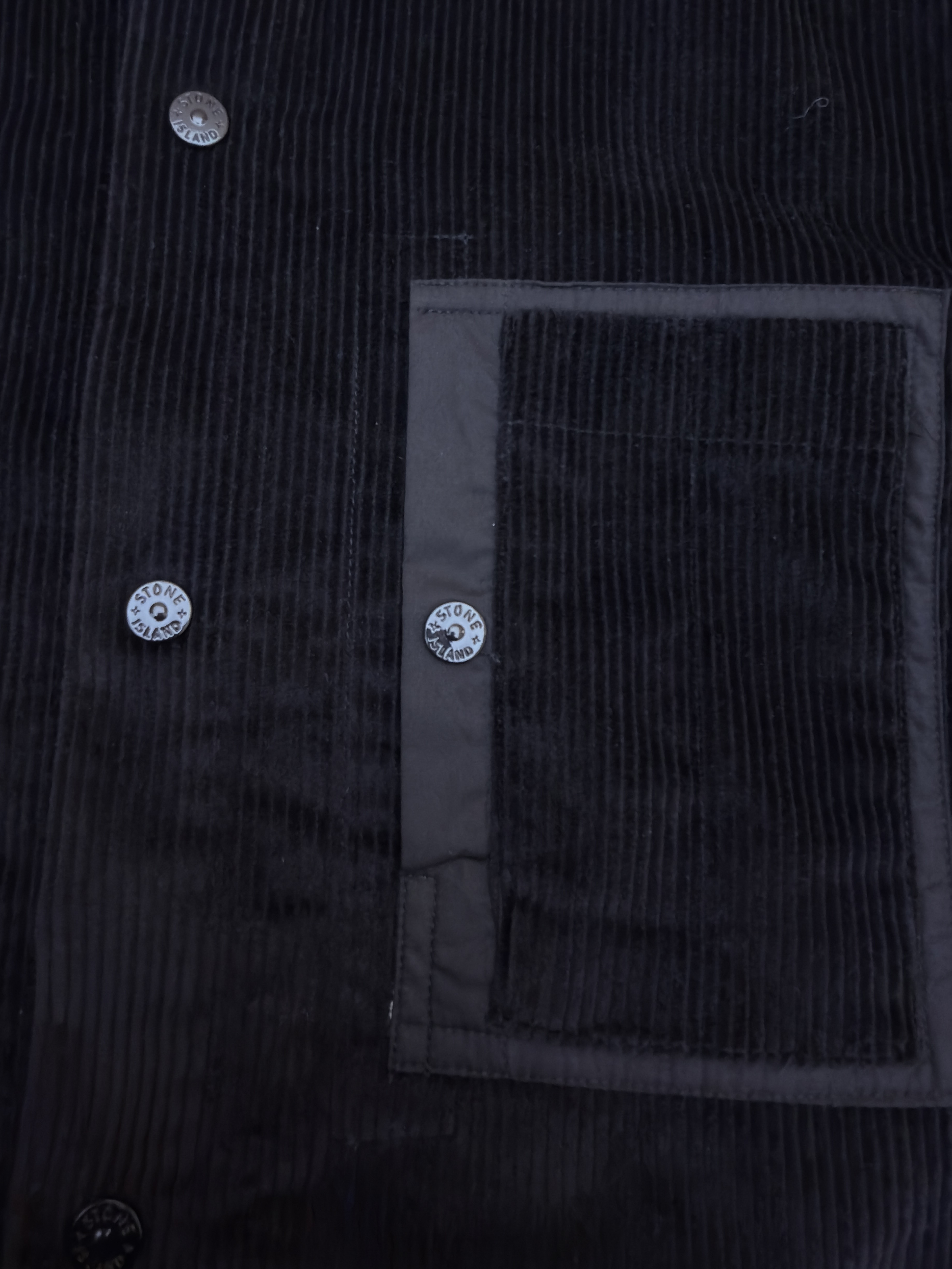 STONE ISLAND 石头岛 灯芯绒徽章口袋衬衫外套 夹克 长袖 黑色 米白色 B0