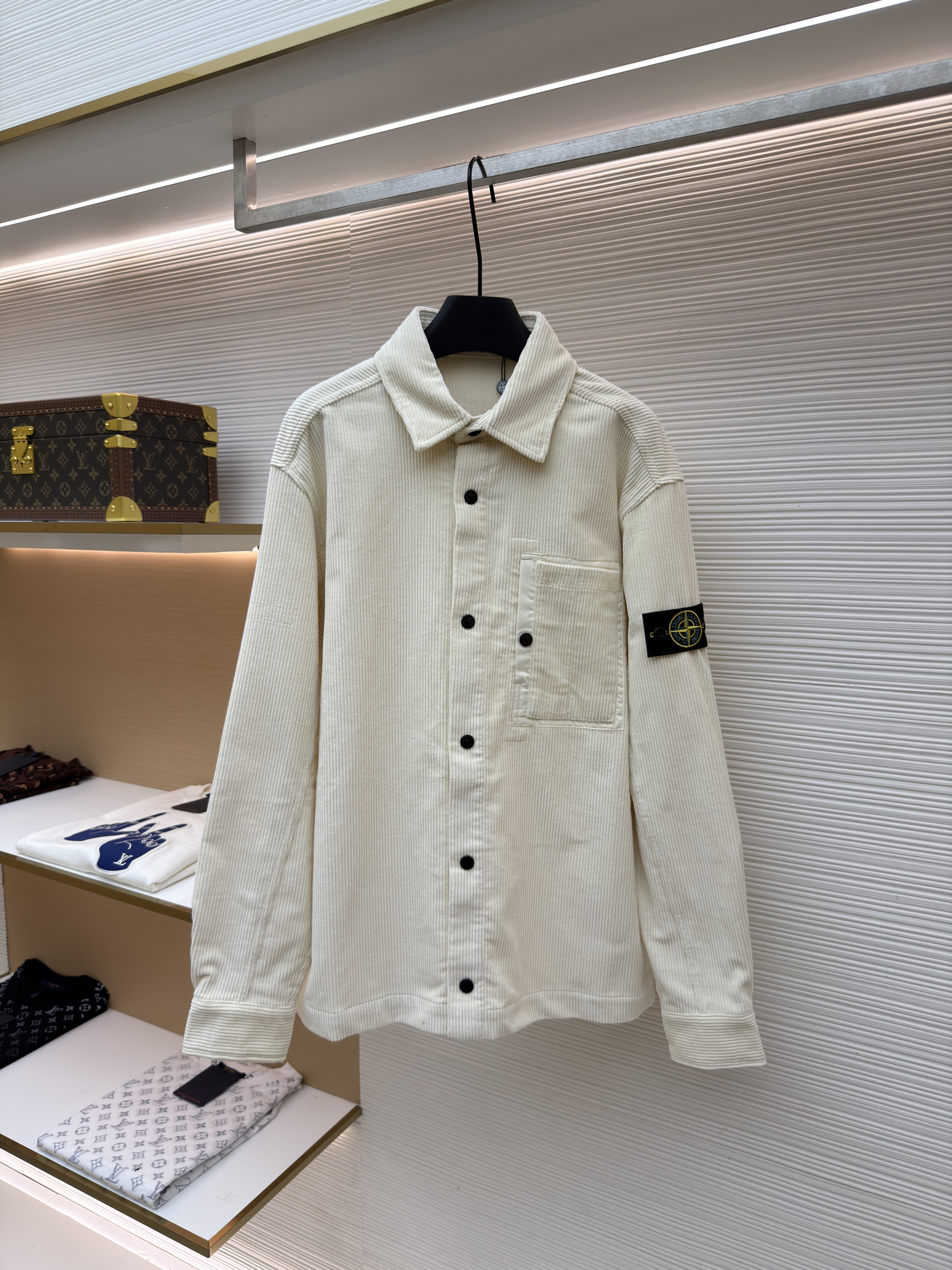 STONE ISLAND 石头岛 灯芯绒徽章口袋衬衫外套 夹克 长袖 黑色 米白色 B0