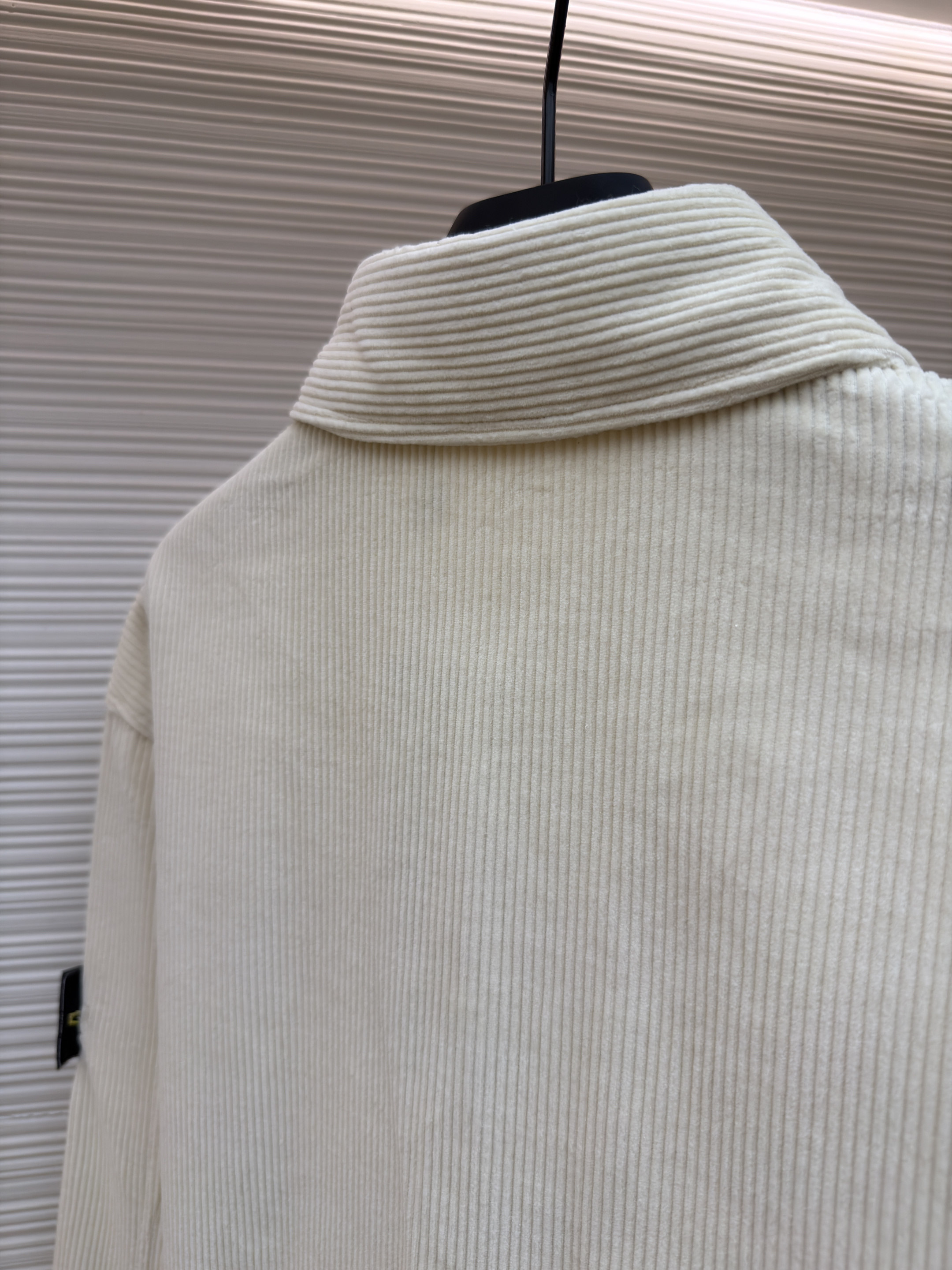 STONE ISLAND 石头岛 灯芯绒徽章口袋衬衫外套 夹克 长袖 黑色 米白色 B0