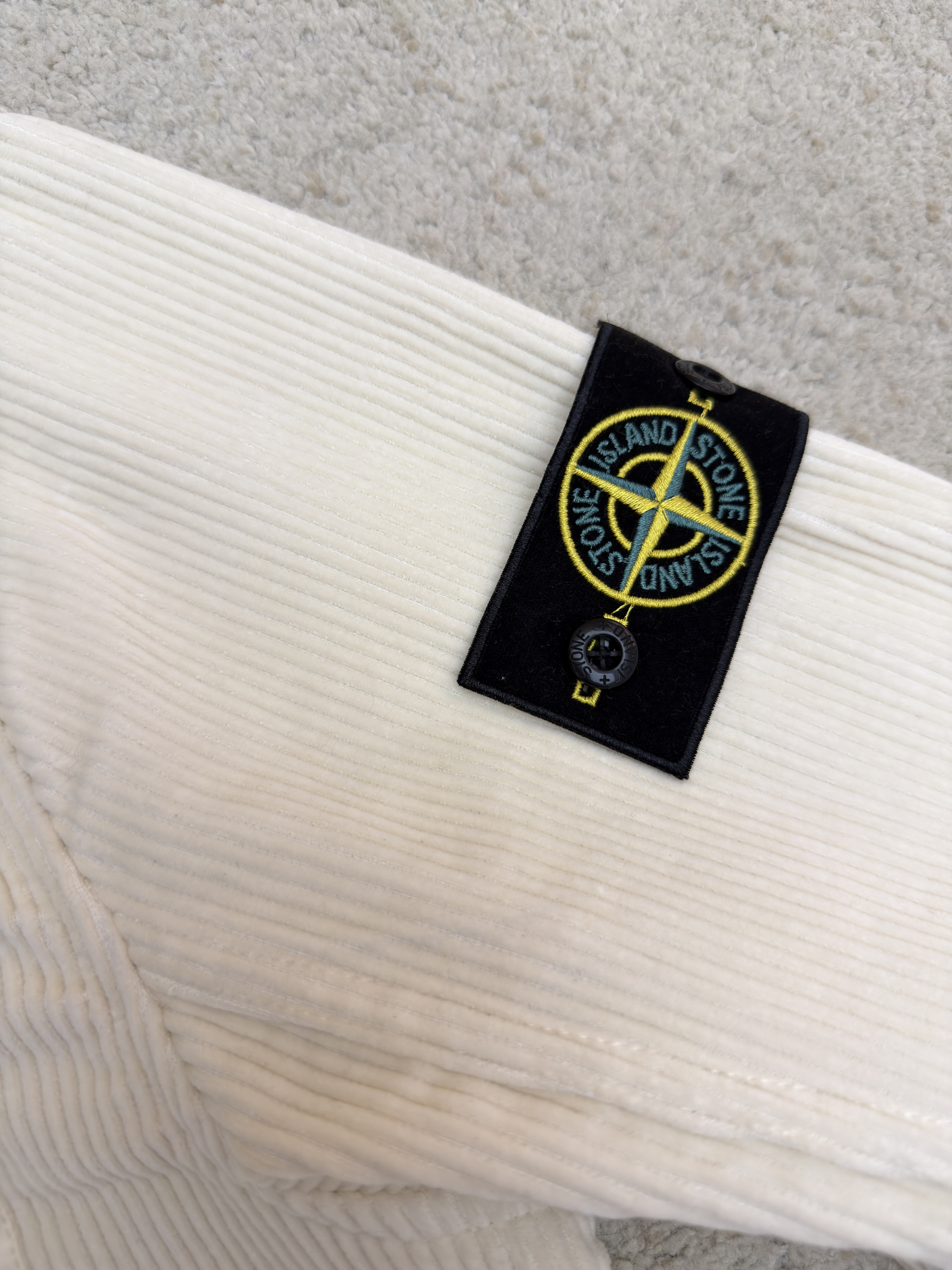STONE ISLAND 石头岛 灯芯绒徽章口袋衬衫外套 夹克 长袖 黑色 米白色 B0