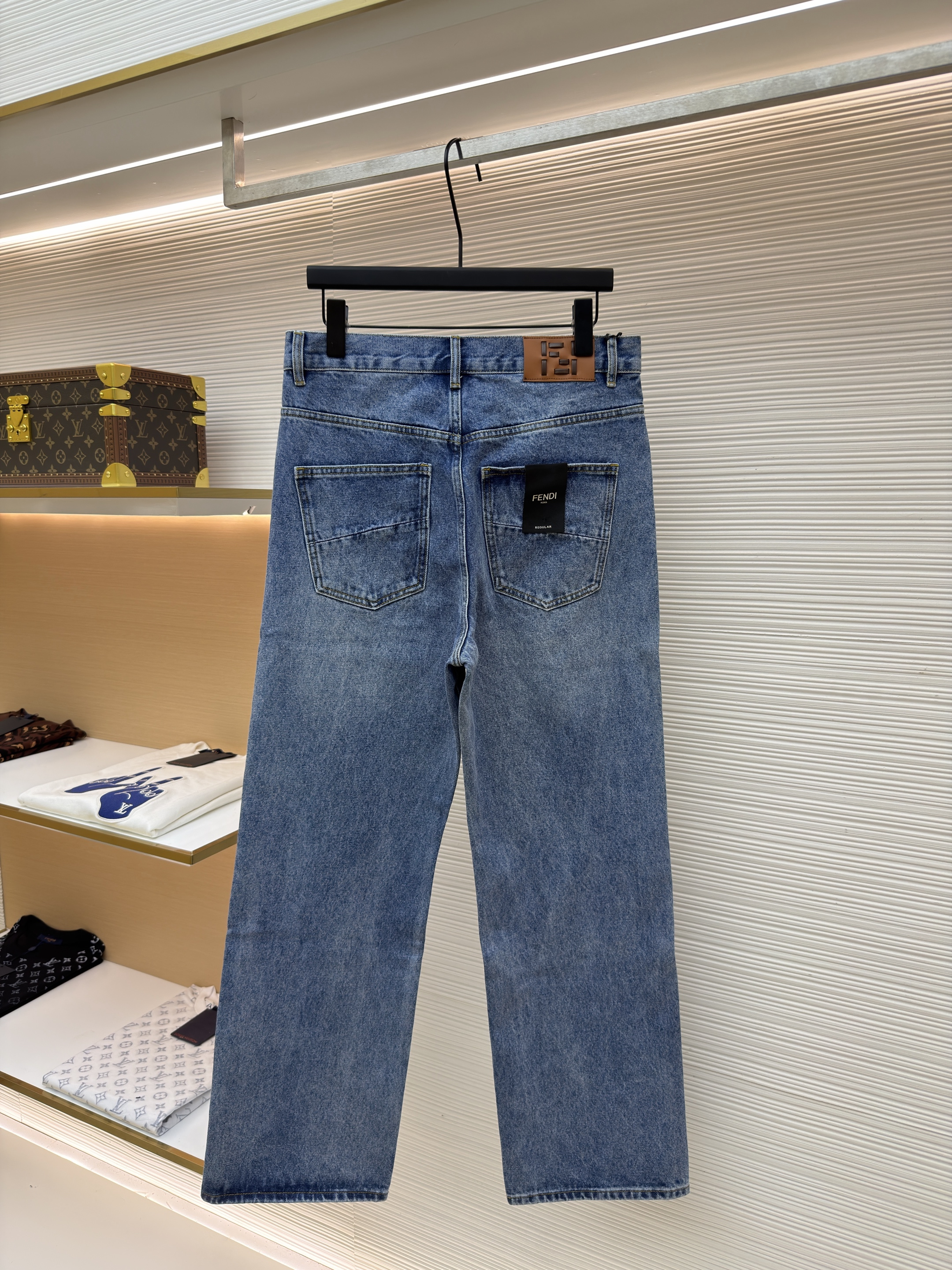 FENDI 芬迪 绣花标识牛仔裤 长裤 裤子 休闲裤 浅蓝色 B0