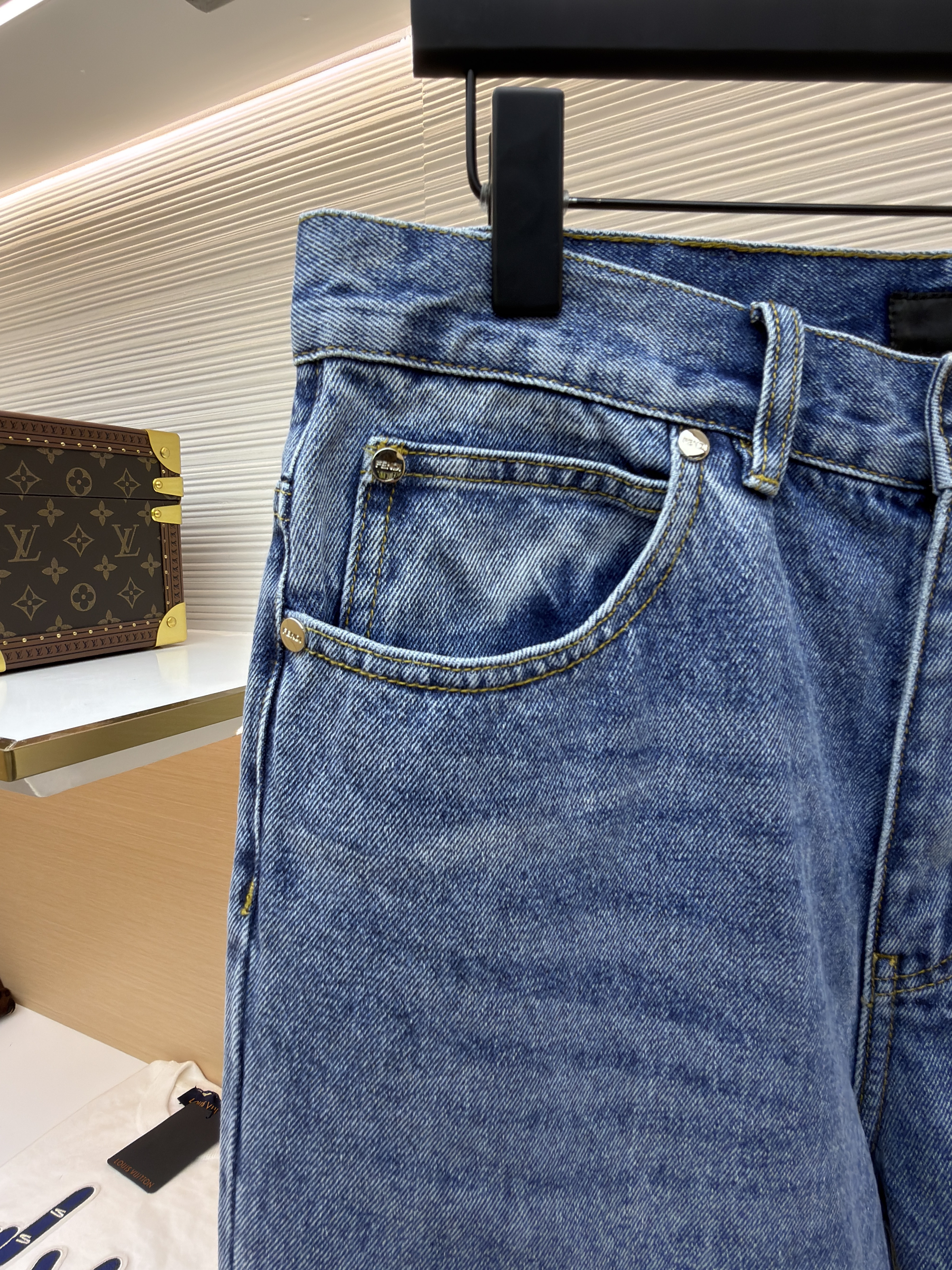 FENDI 芬迪 绣花标识牛仔裤 长裤 裤子 休闲裤 浅蓝色 B0