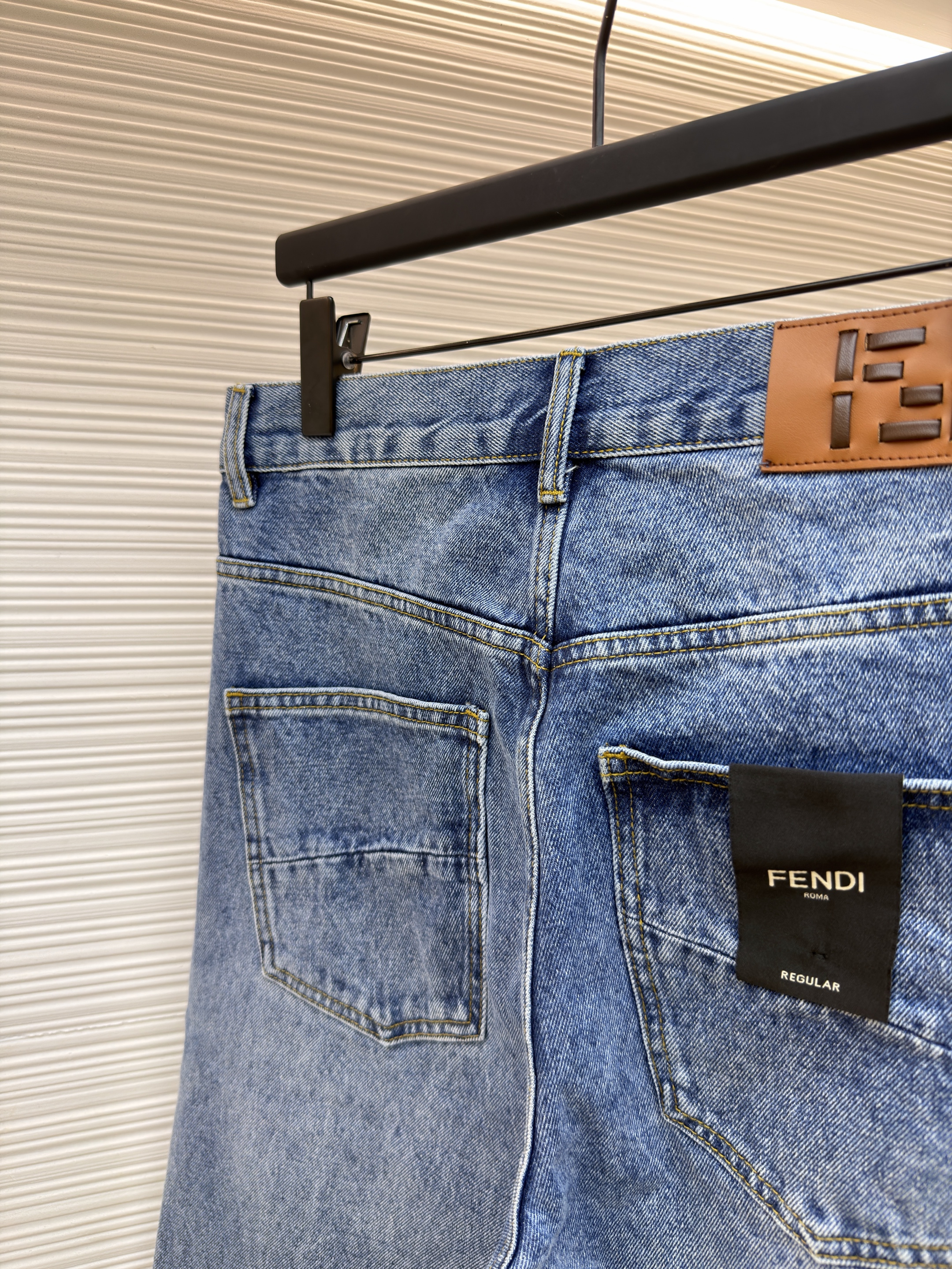FENDI 芬迪 绣花标识牛仔裤 长裤 裤子 休闲裤 浅蓝色 B0