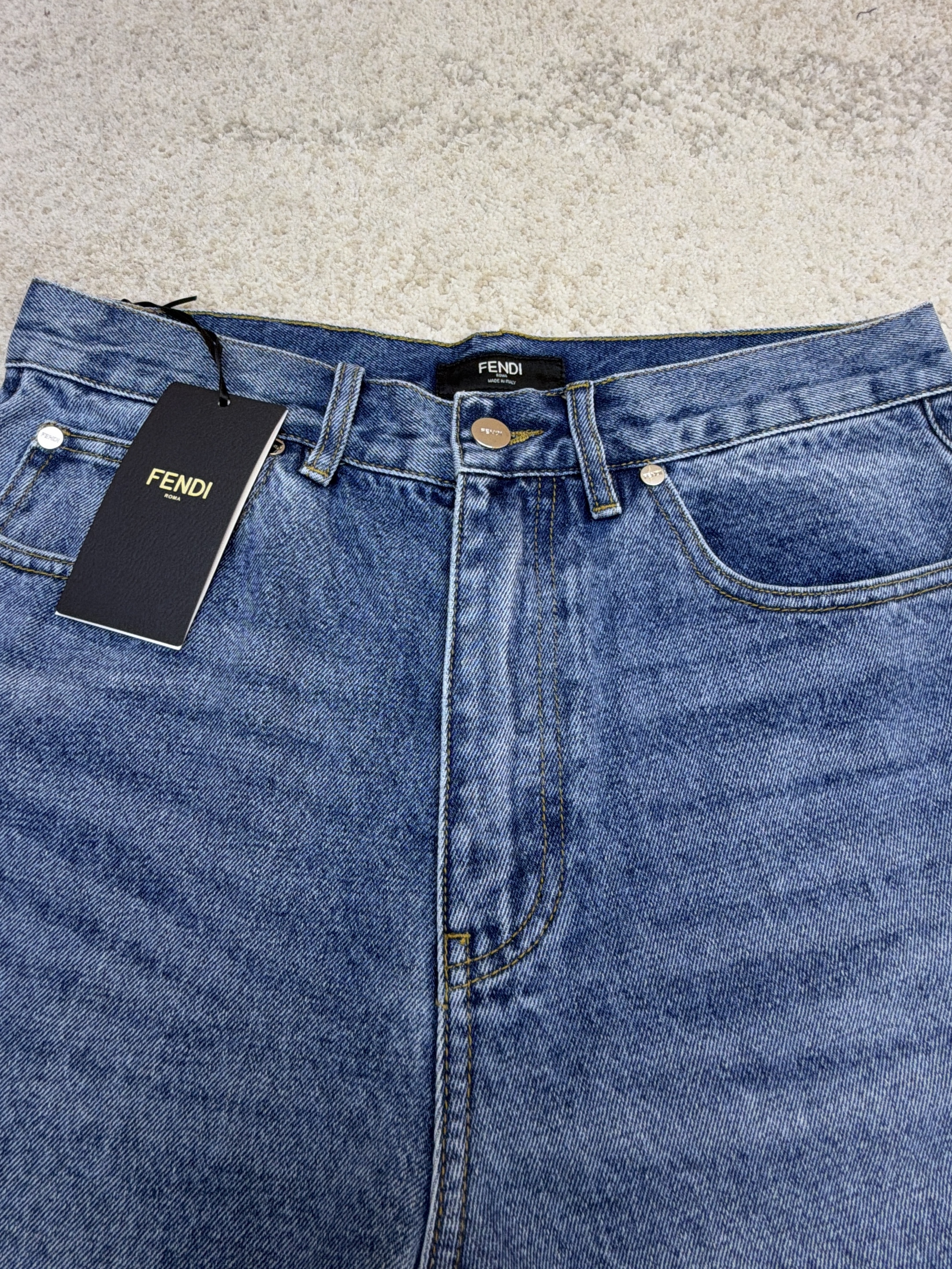 FENDI 芬迪 绣花标识牛仔裤 长裤 裤子 休闲裤 浅蓝色 B0