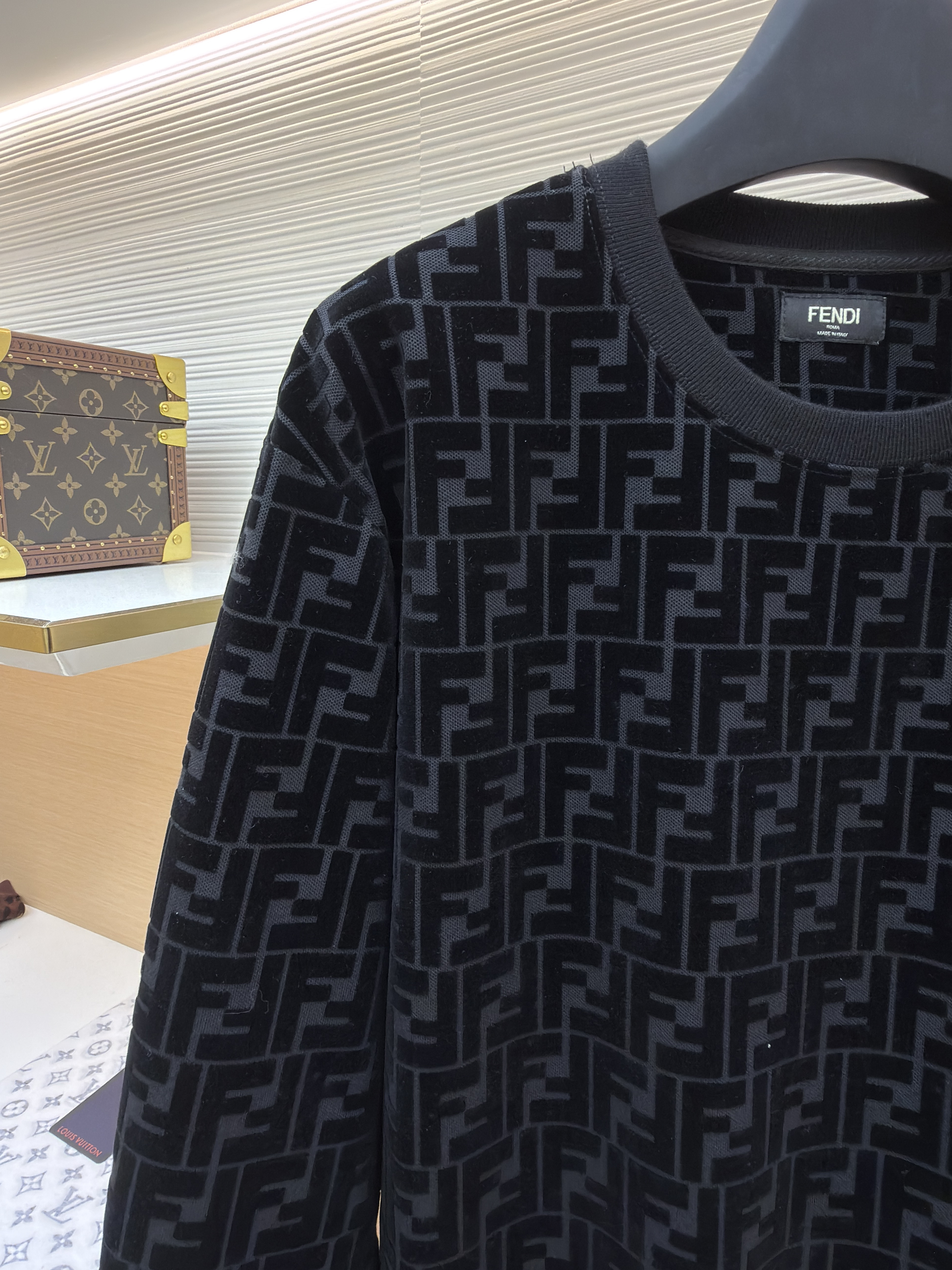 FENDI 芬迪 满印植绒圆领卫衣 外套 长袖 秋冬 黑色 A7