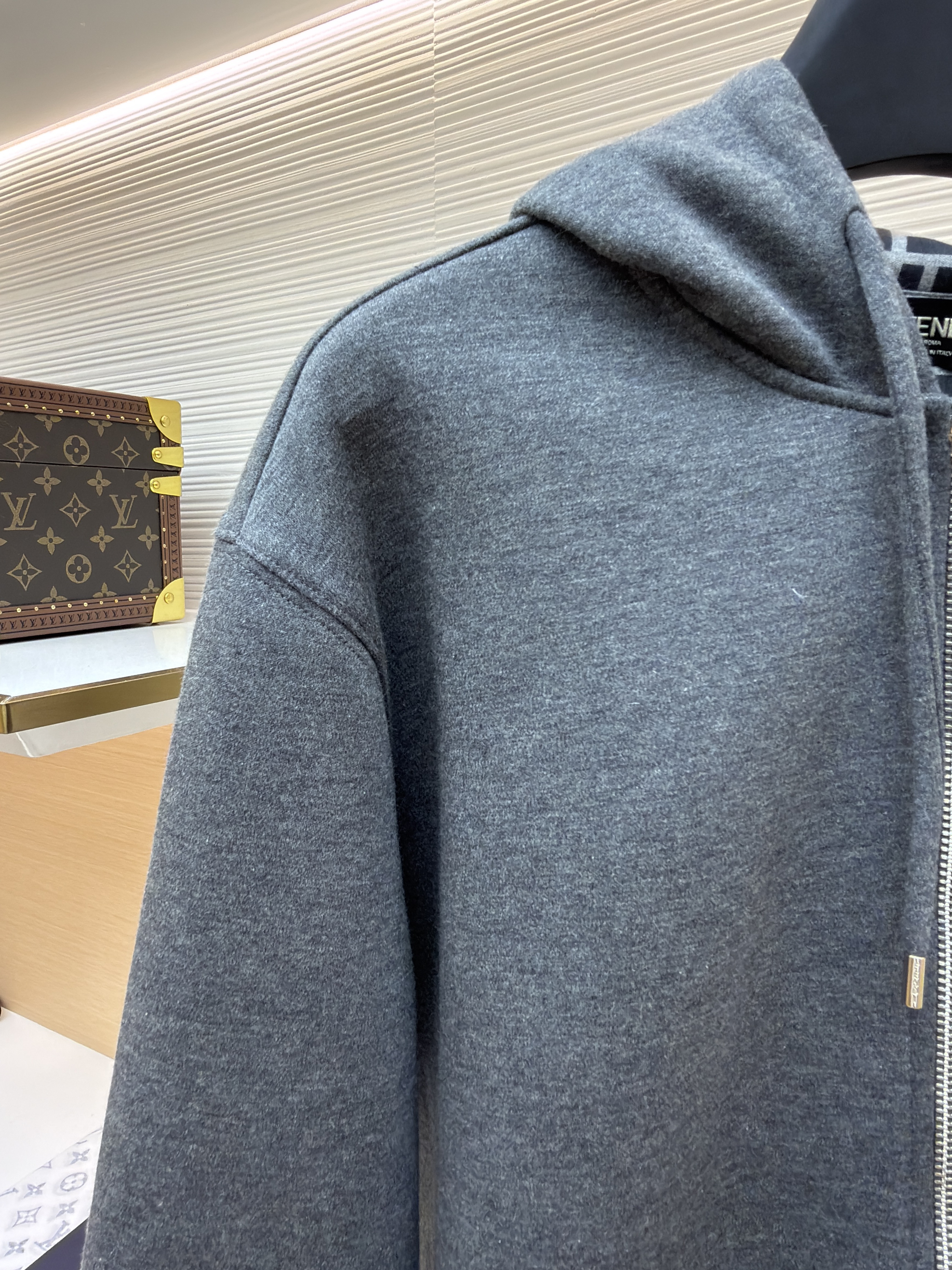FENDI 芬迪 口袋抽绳拉链连帽卫衣 连帽衫 外套 长袖 灰色 C0