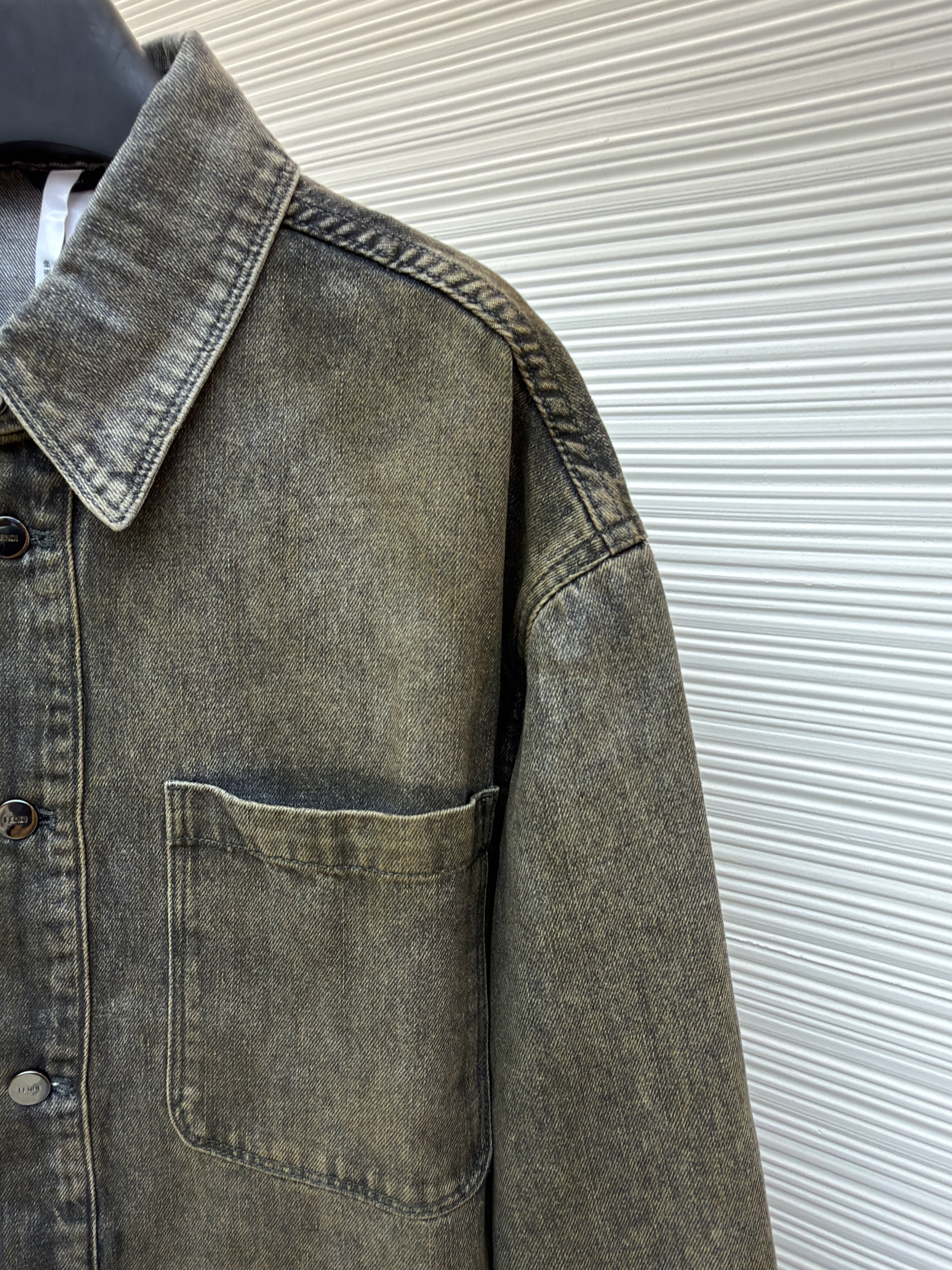 FENDI 芬迪 翻领单排扣套染牛仔衬衫外套 夹克 长袖 秋冬 B5 FW1410AT2IF0ZJ4