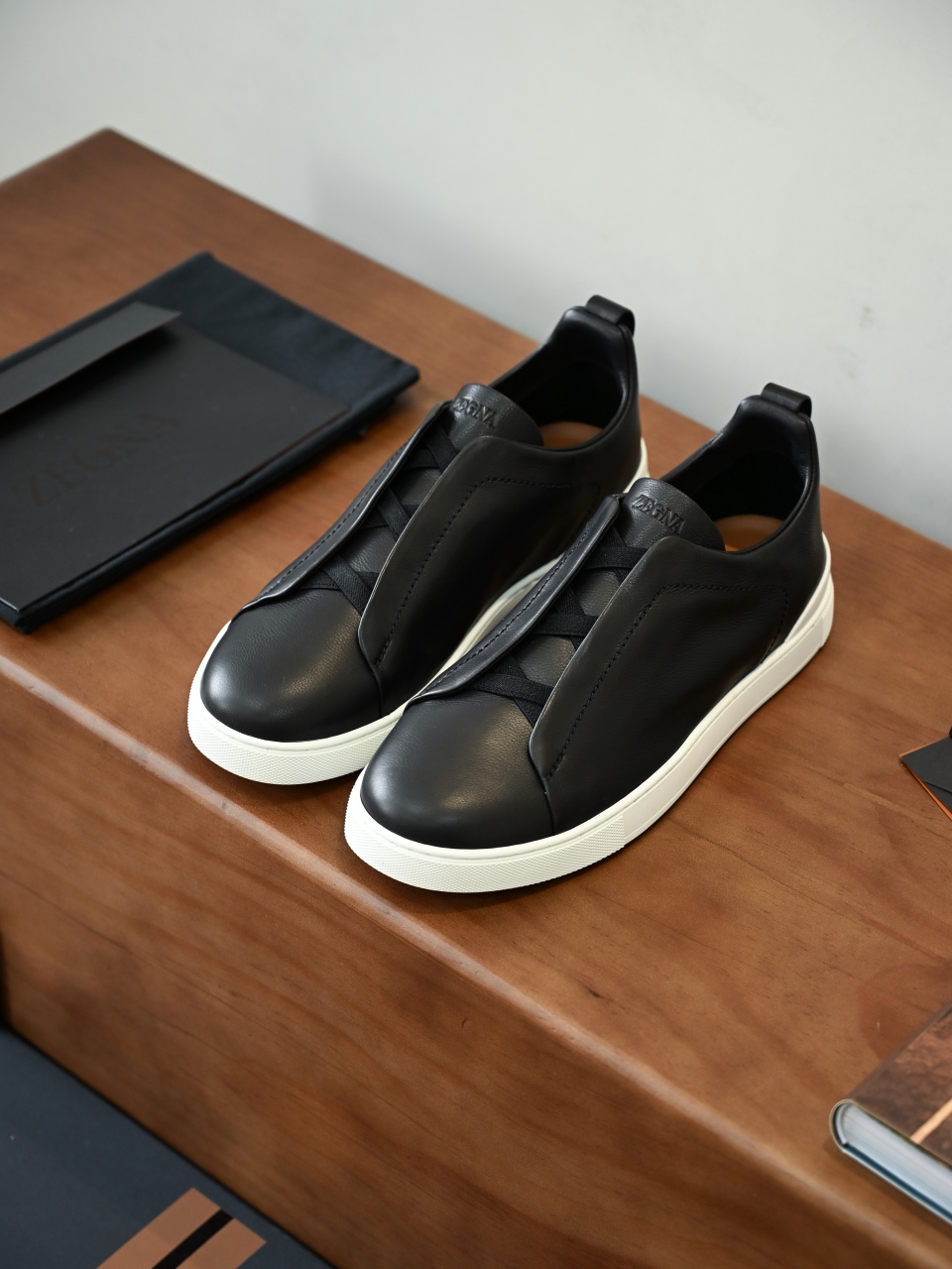 ZE2617 杰尼亚  Zegna Triple -(Smooth Leather) Laceless Sneakers -C0