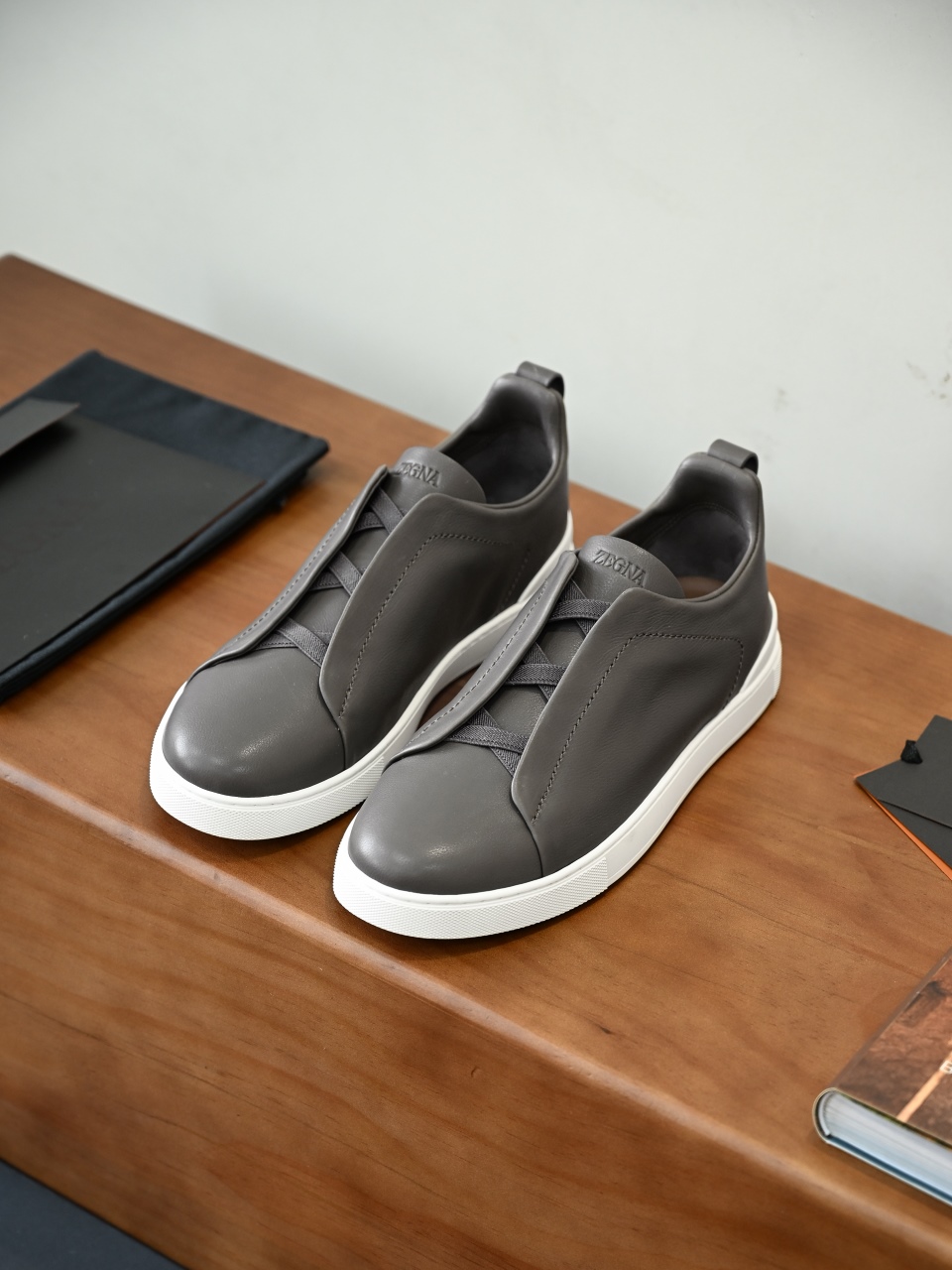 ZE2617 杰尼亚  Zegna Triple -(Smooth Leather) Laceless Sneakers -C0-05-LHOTA-S5207