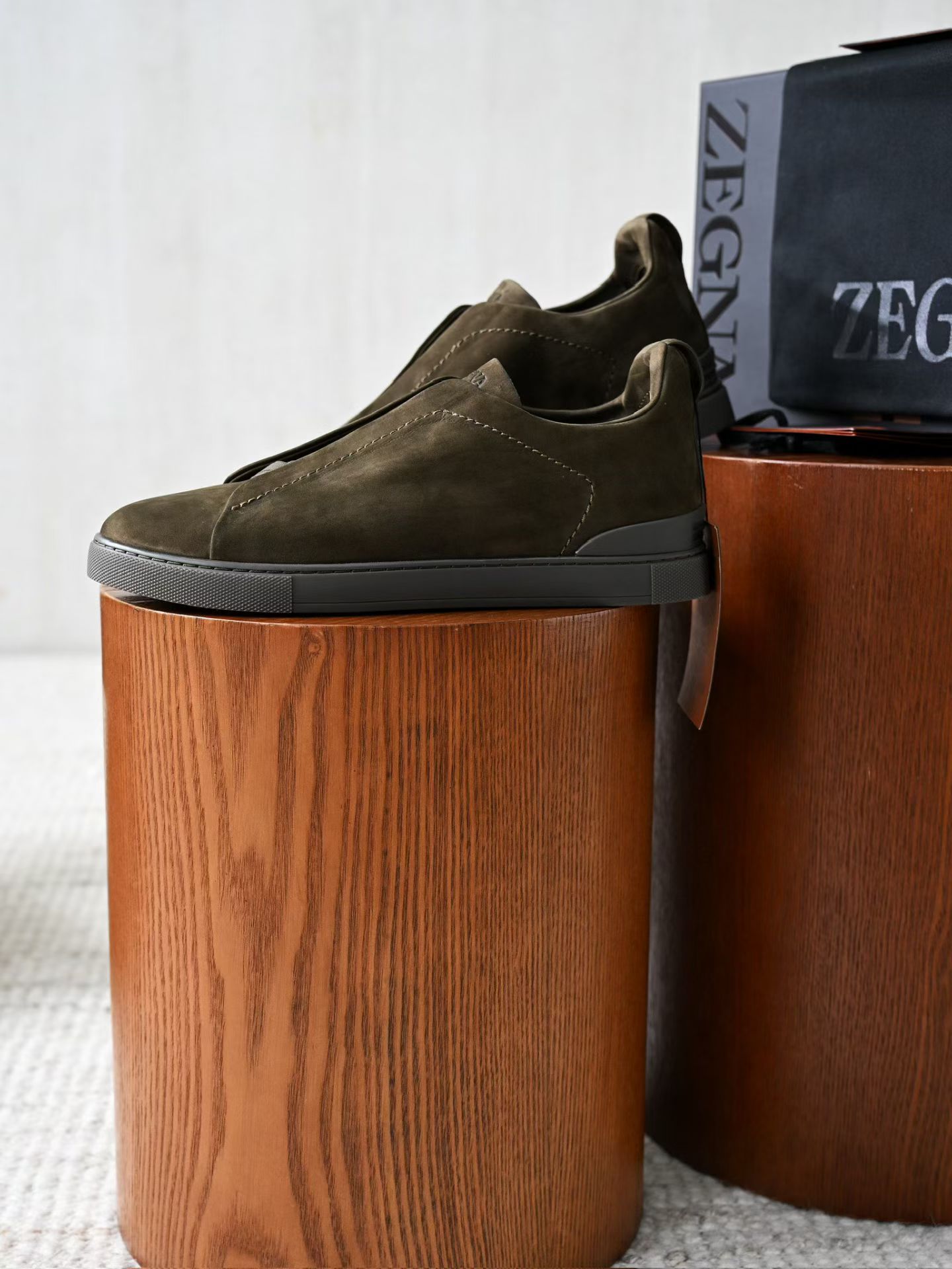 ZE2441-5 杰尼亚 Zegna Triple -(Suede) Laceless Sneakers -C0-LHNBC-S7964Z