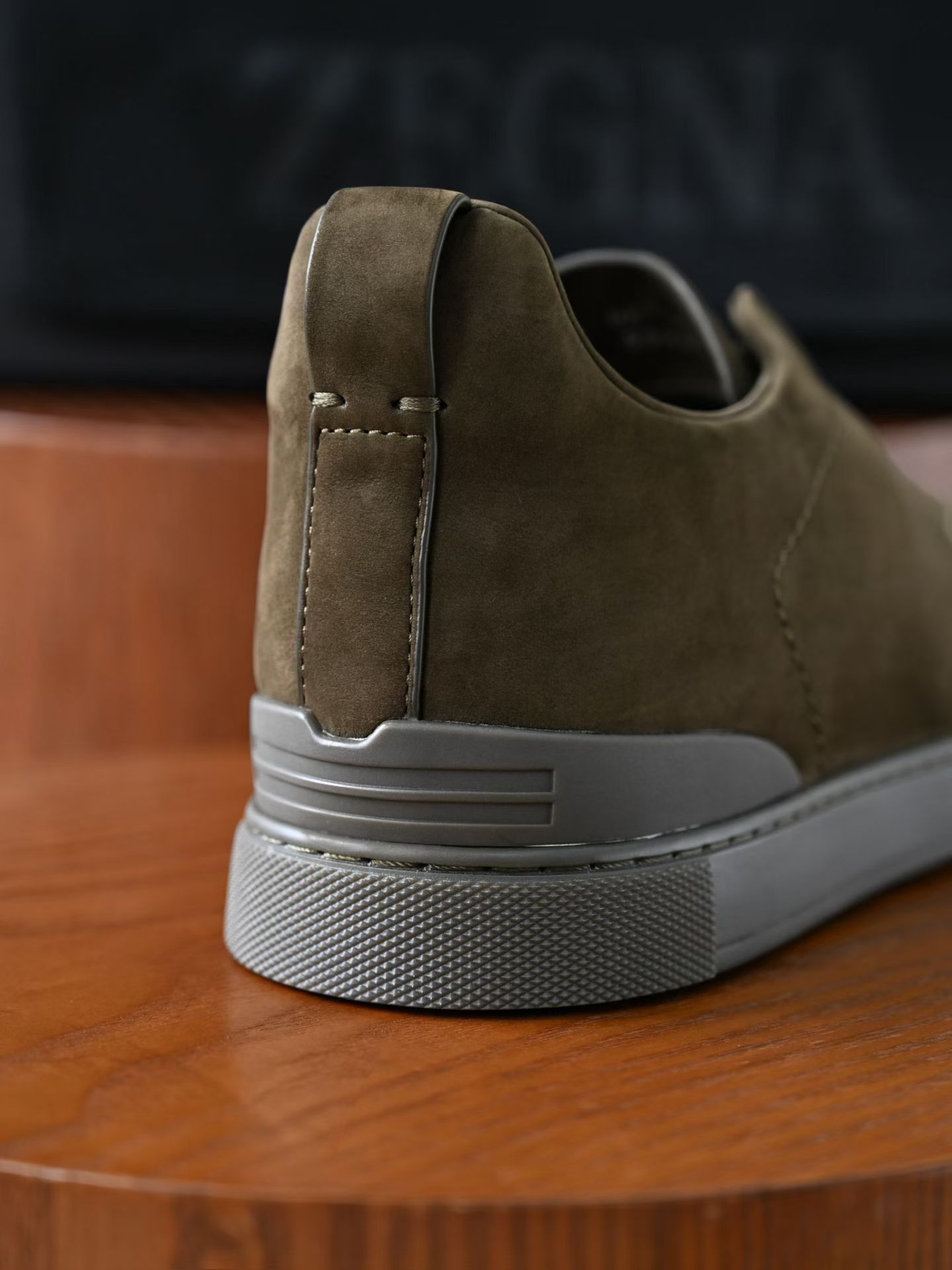 ZE2441-5 杰尼亚 Zegna Triple -(Suede) Laceless Sneakers -C0-LHNBC-S7964Z