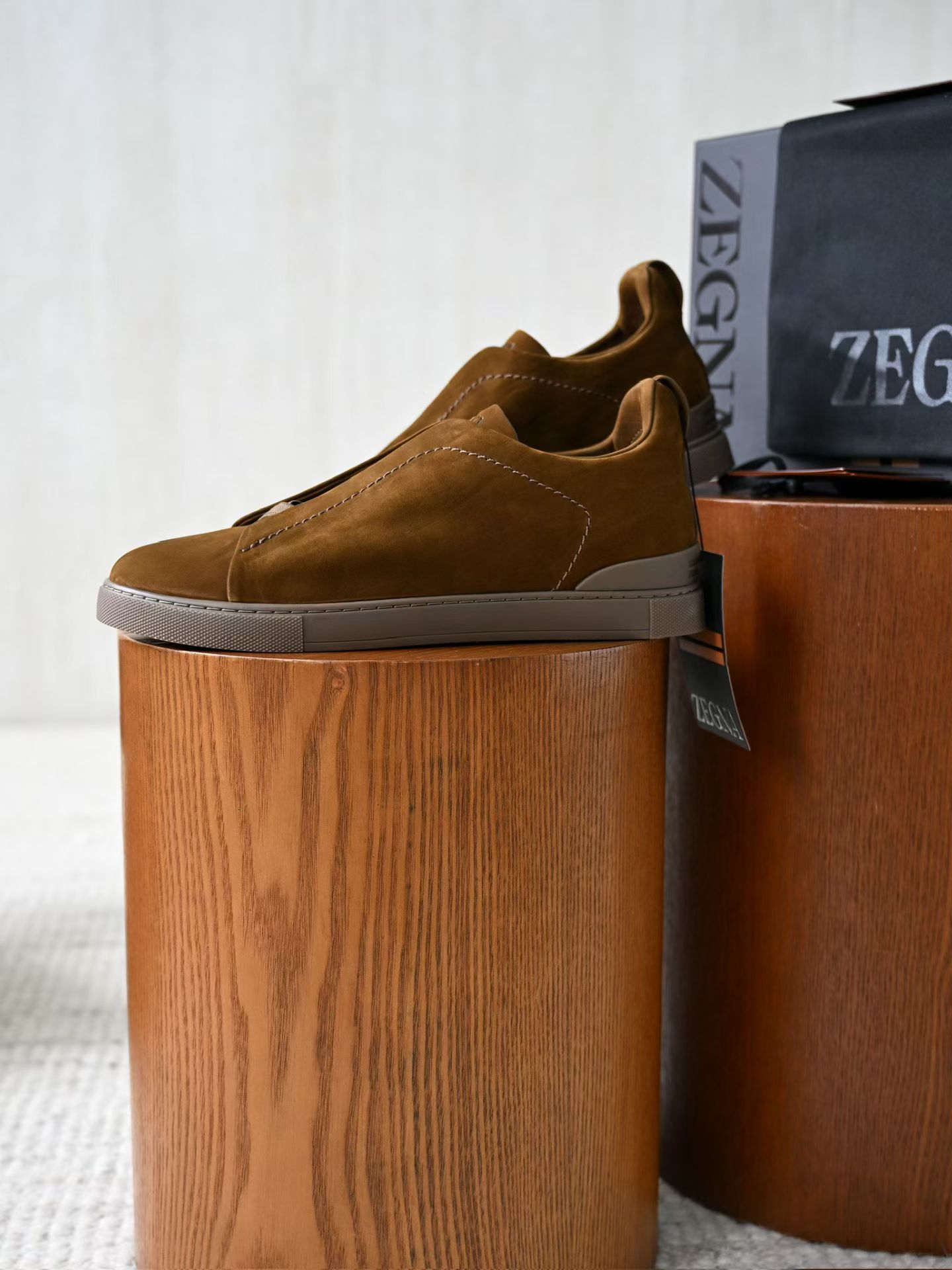 ZE2441-5 杰尼亚 Zegna Triple -(Suede) Laceless Sneakers -C0-LHNBC-S7964Z