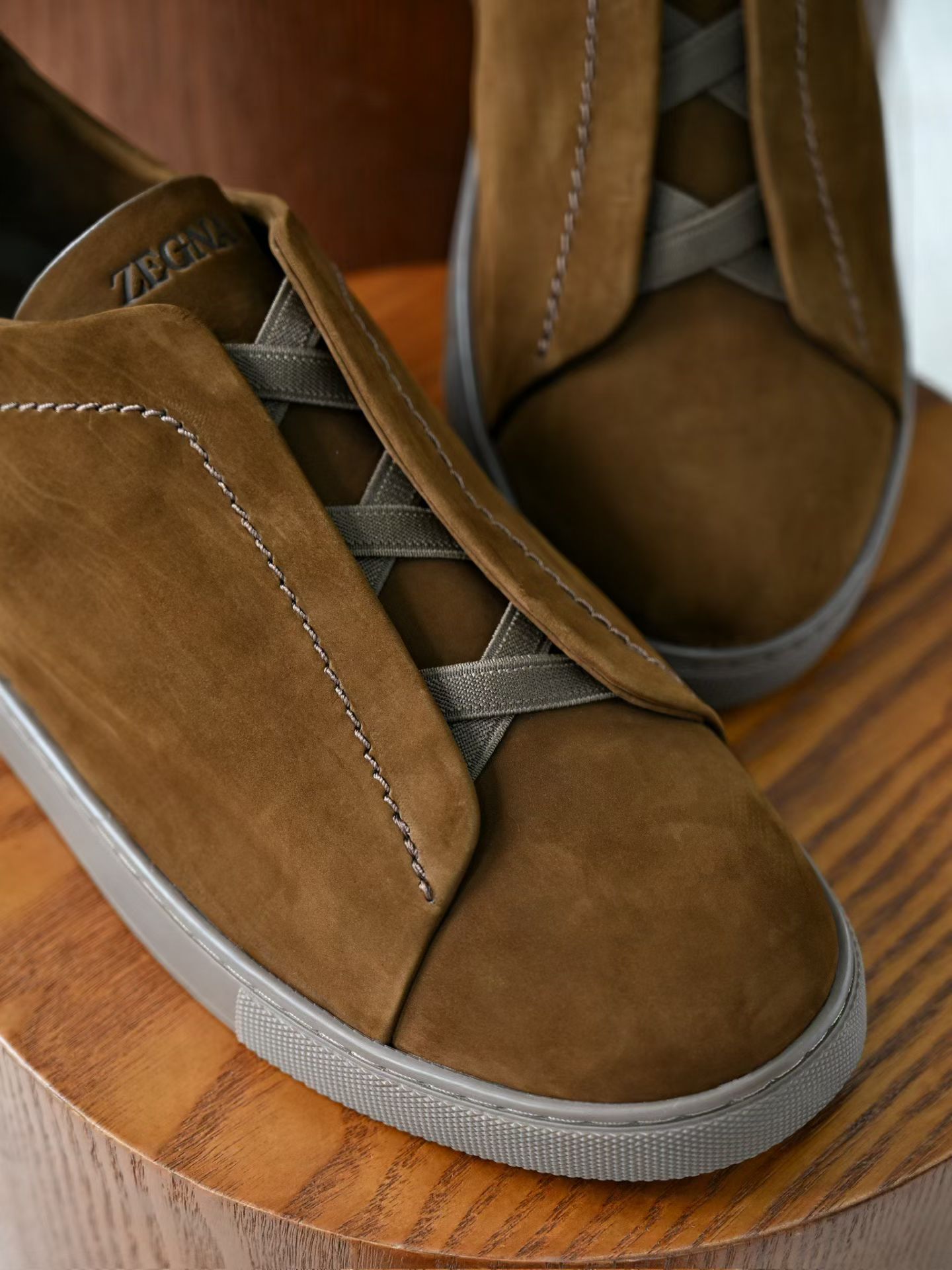 ZE2441-5 杰尼亚 Zegna Triple -(Suede) Laceless Sneakers -C0-LHNBC-S7964Z