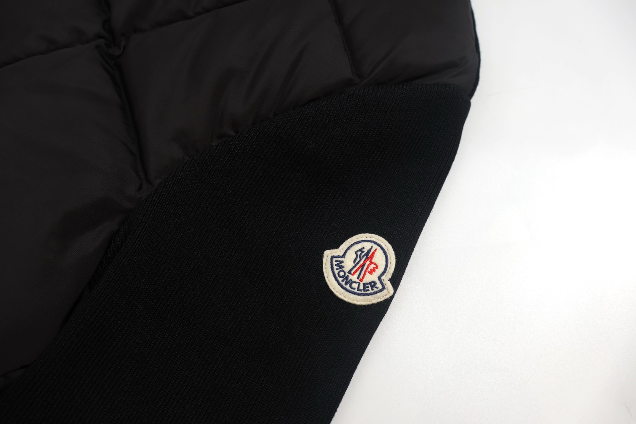 Moncler 蒙口 Padded Corduroy系列 针织拼袖拉链立领羽绒服 夹克 长袖 外套 女款 保暖 白色 黑色 C5